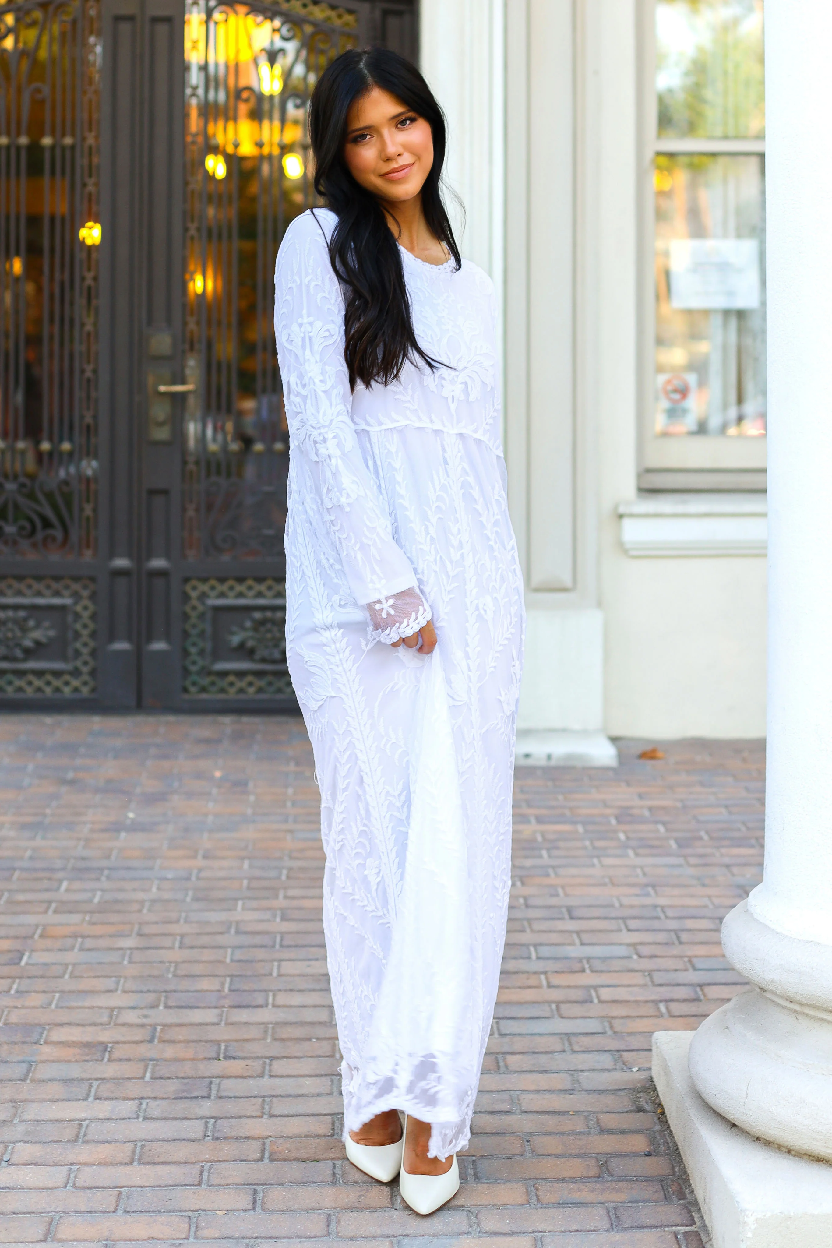 The Prosperity White Lace Dresses - XNAUWBI