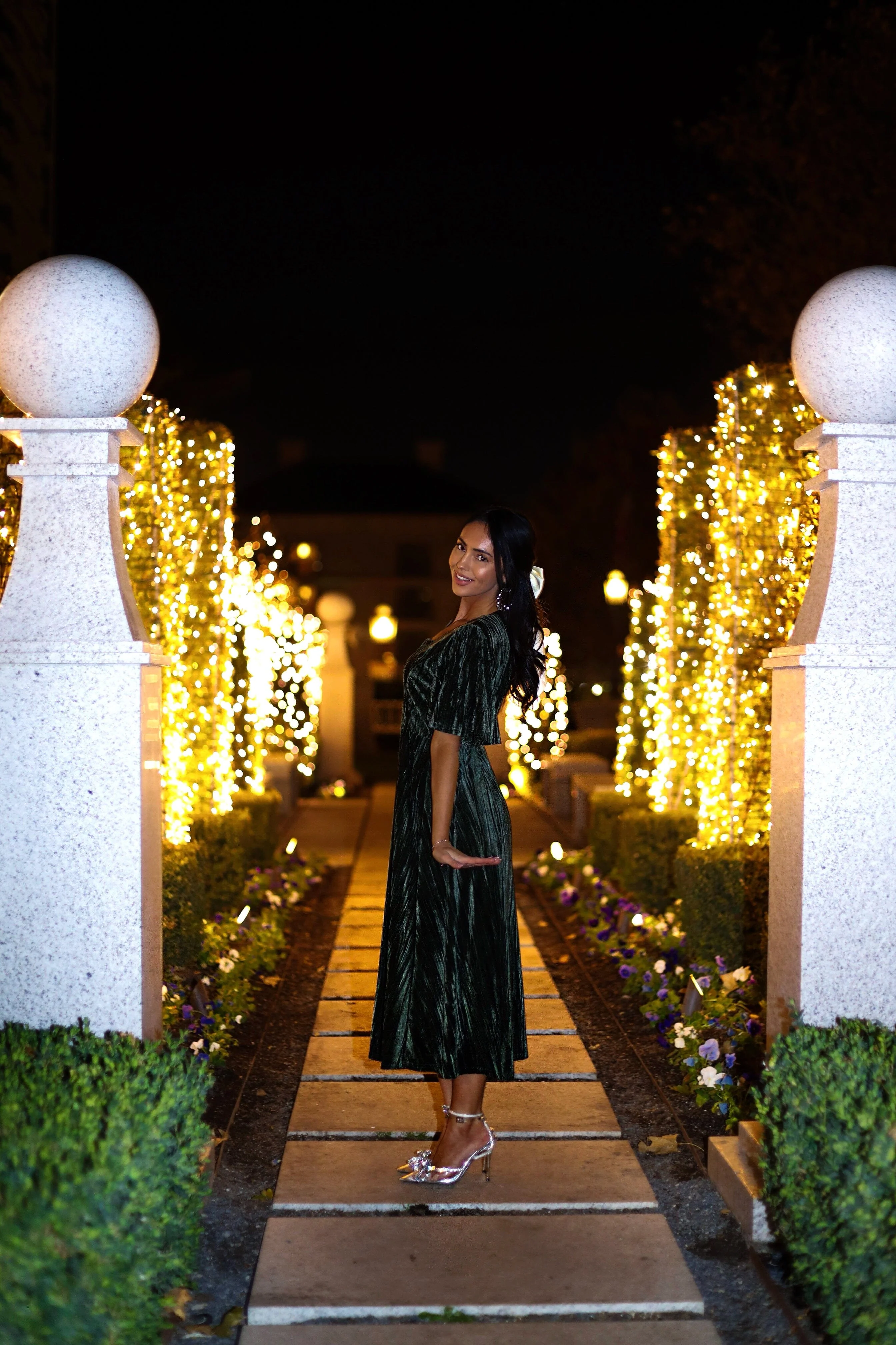 The Tasia Deep Olive Velvet Dresses - XNAUWBI