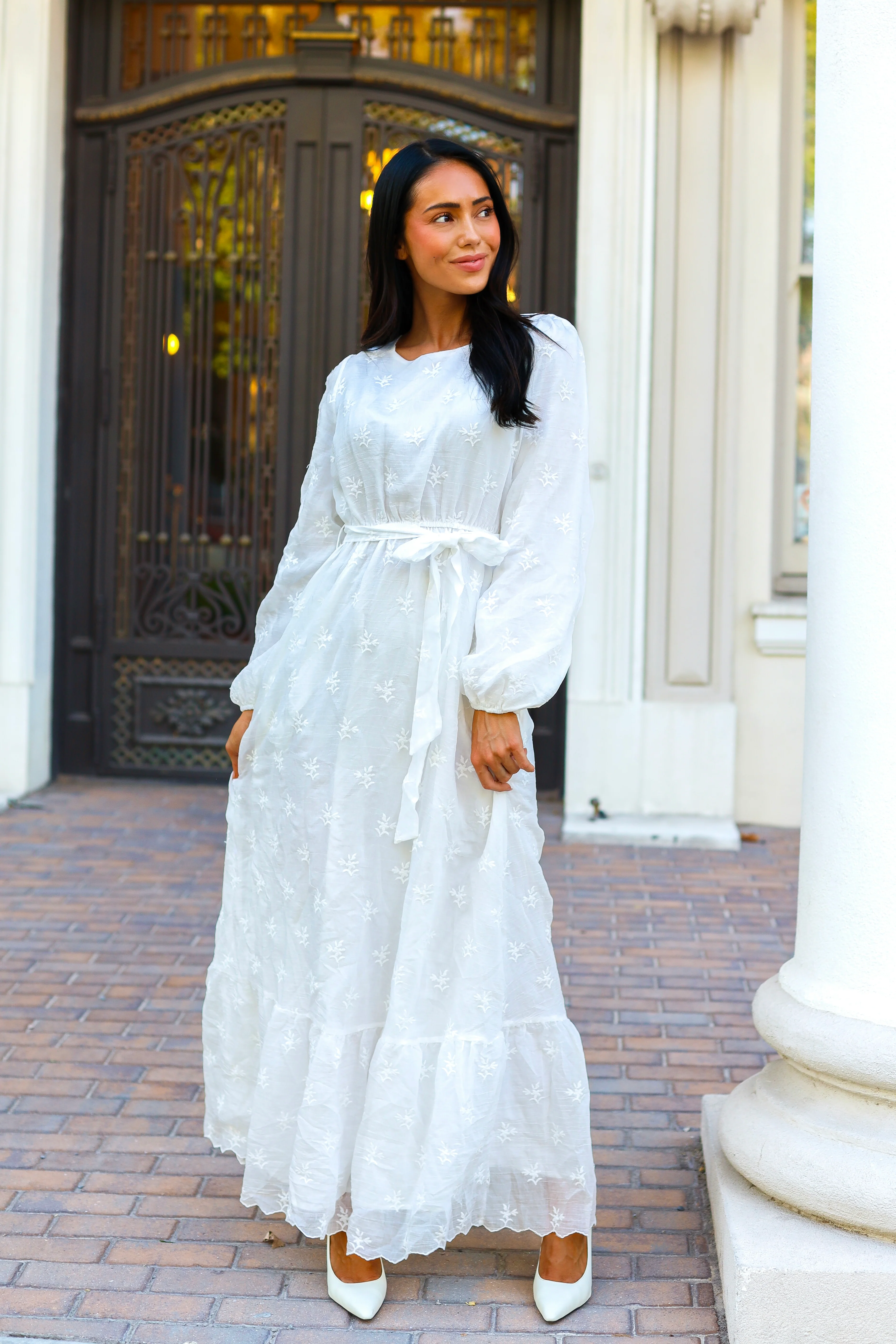 The Isleah Ivory Dresses - XNAUWBI