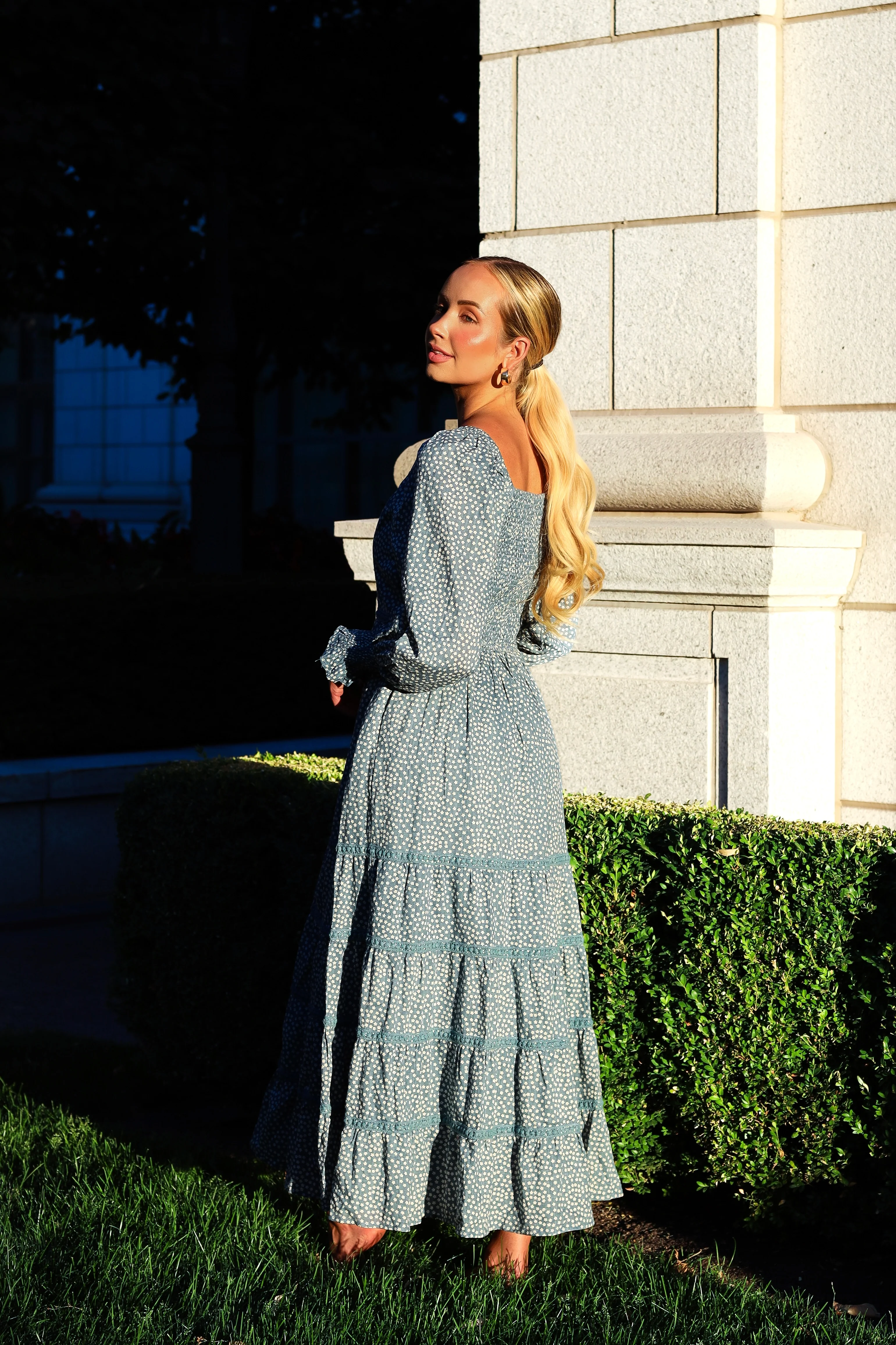 The Tabathia Dusty Blue/White Lace Trim Dresses - XNAUWBI