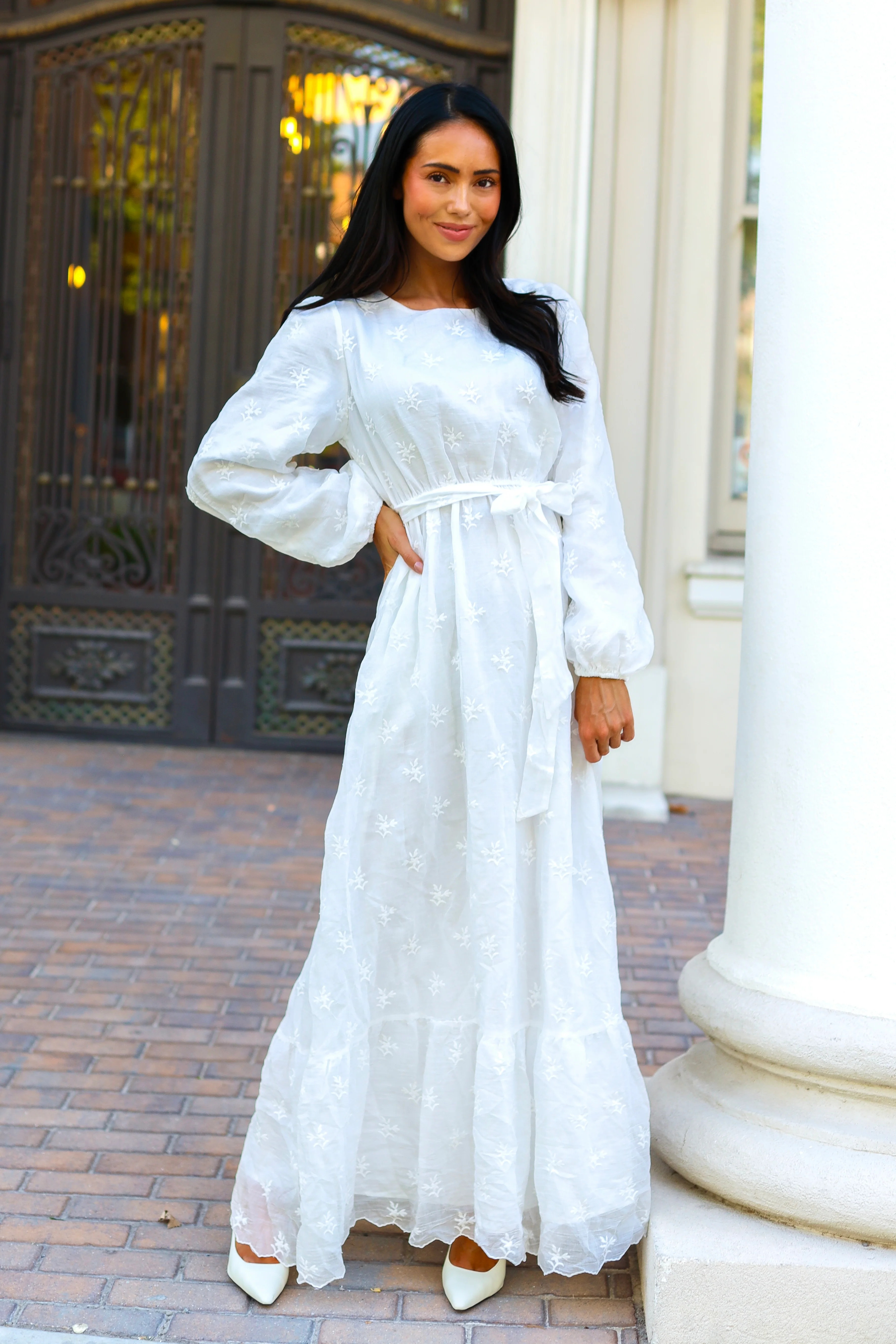 The Isleah Ivory Dresses - XNAUWBI