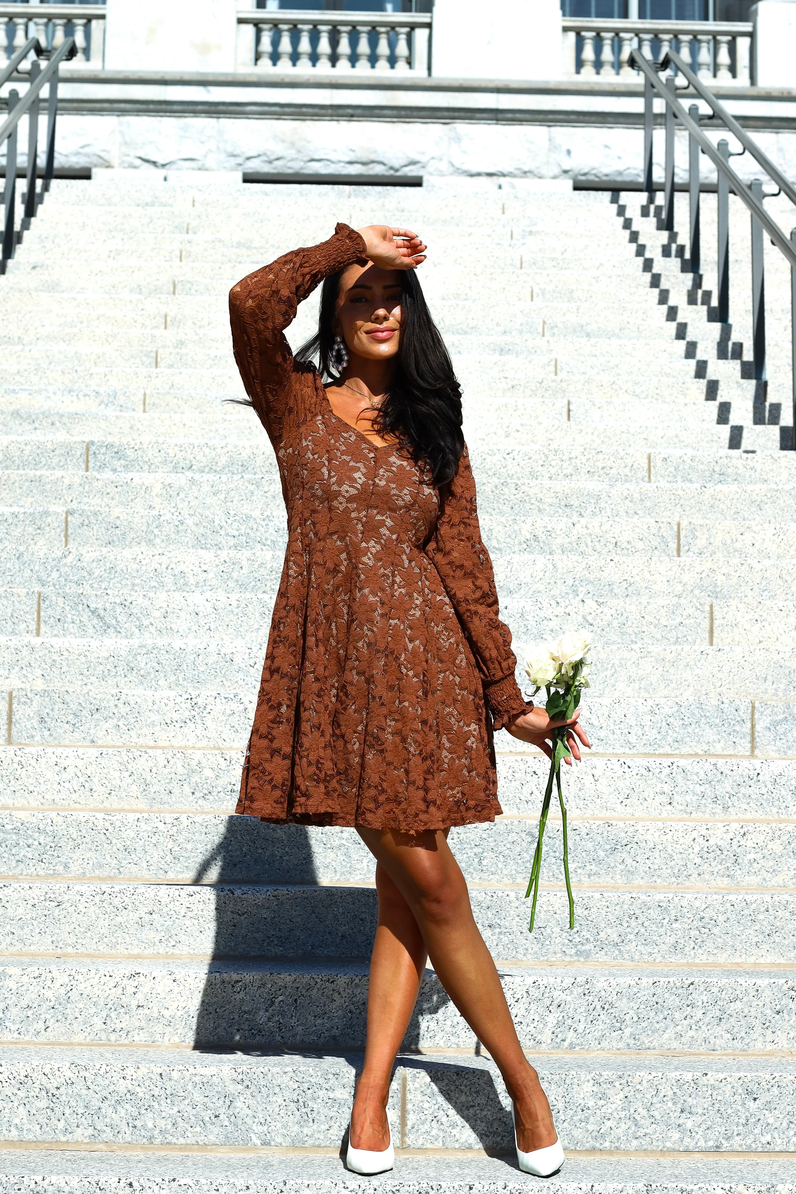 The Amery Mocha Mousse Lace Dresses - XNAUWBI
