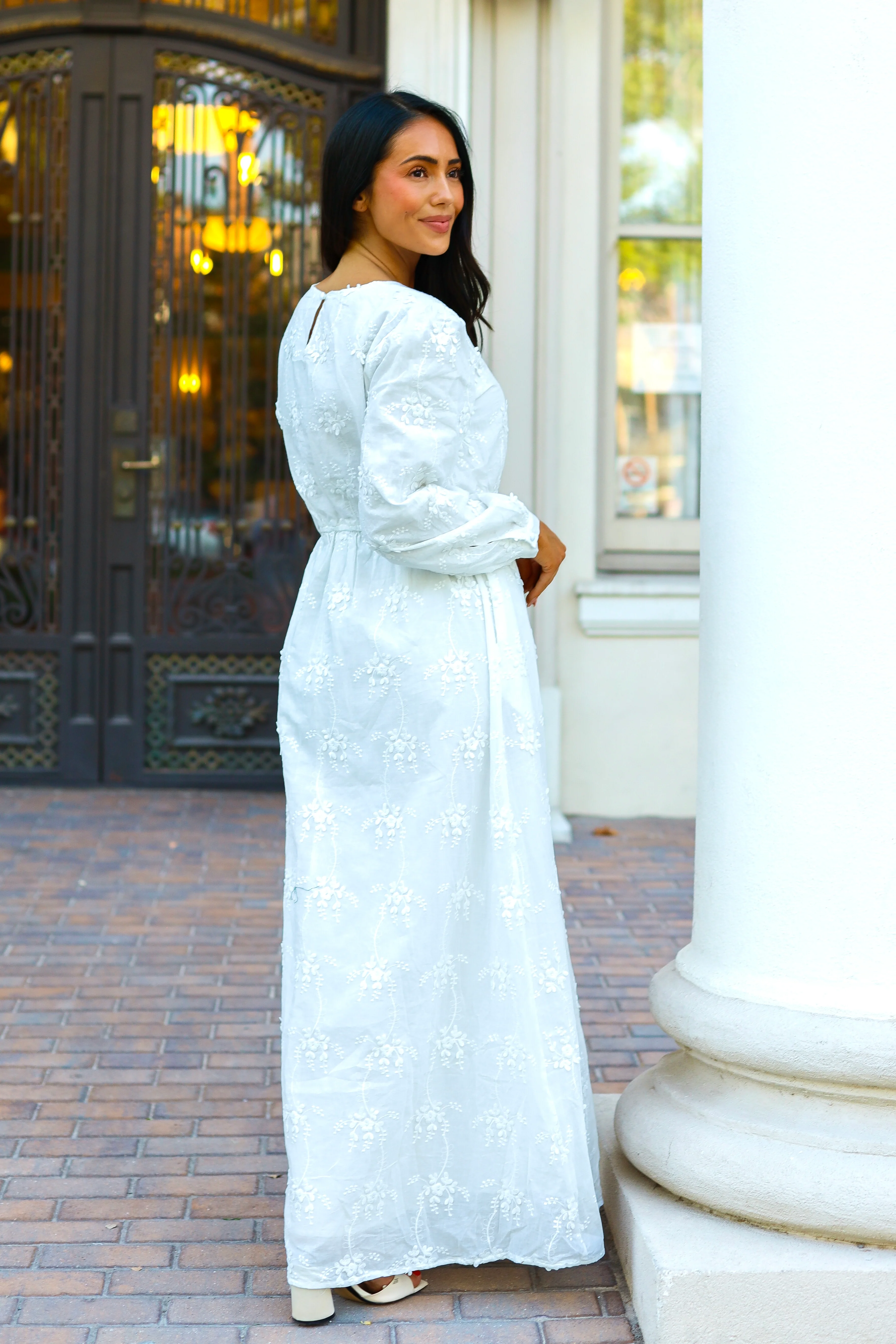 The Calandra Ivory Eyelet Dresses - XNAUWBI