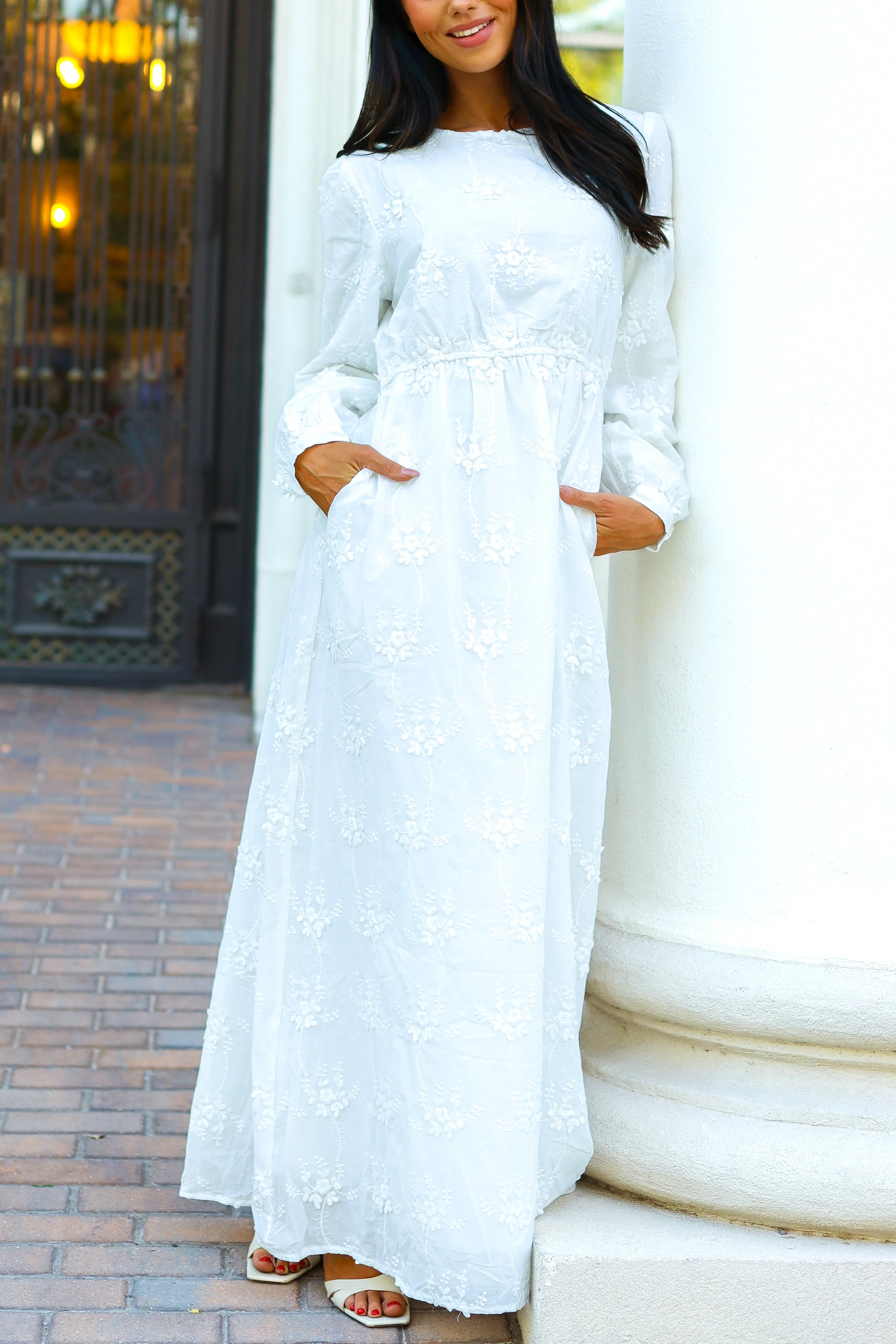 The Calandra Ivory Eyelet Dresses - XNAUWBI