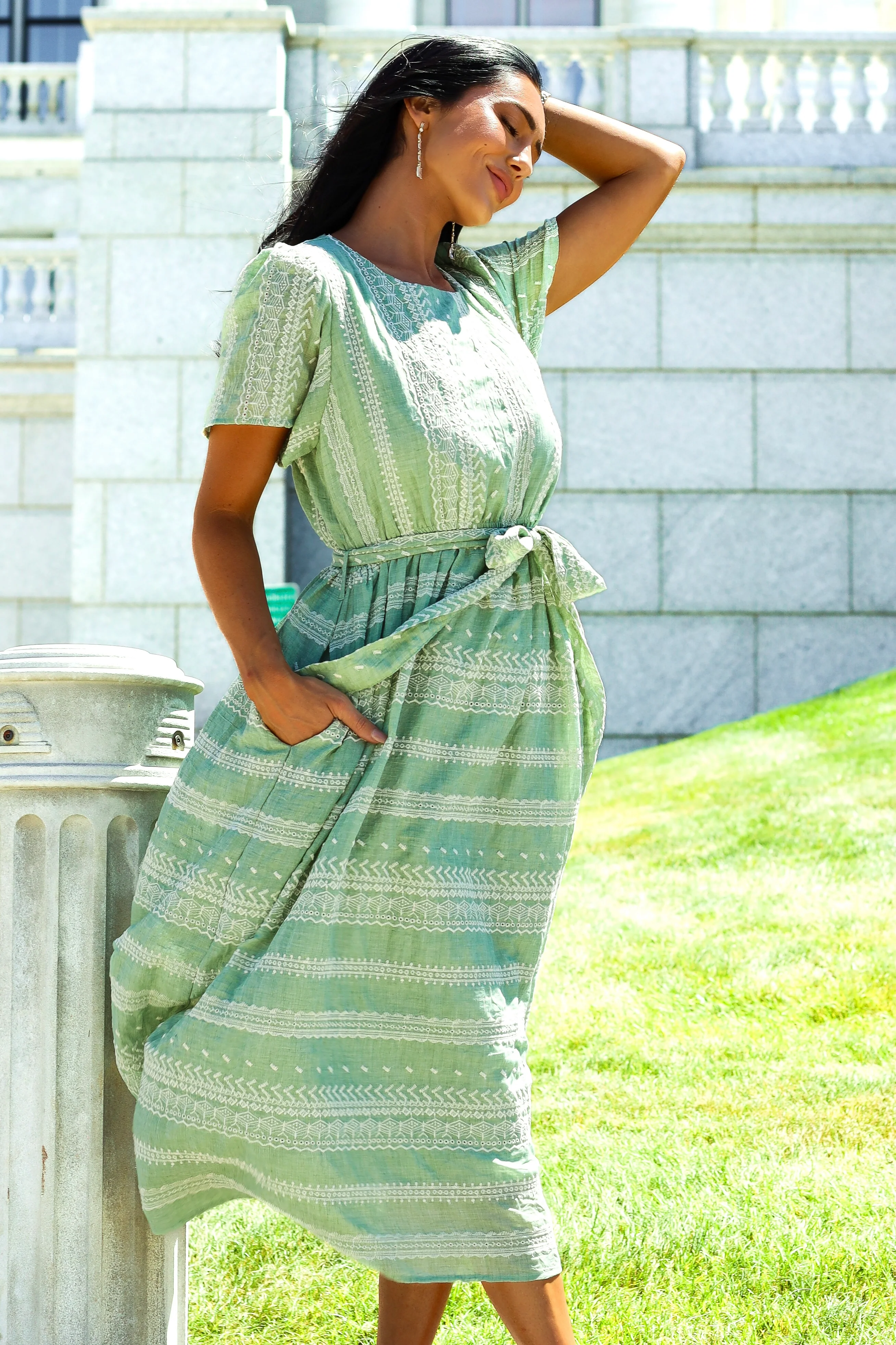 The Annalea Sage/Ivory Dresses - XNAUWBI