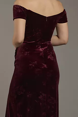 Embossed Velvet Off-the-Shoulder Sheath Dresses - XNAUWBI