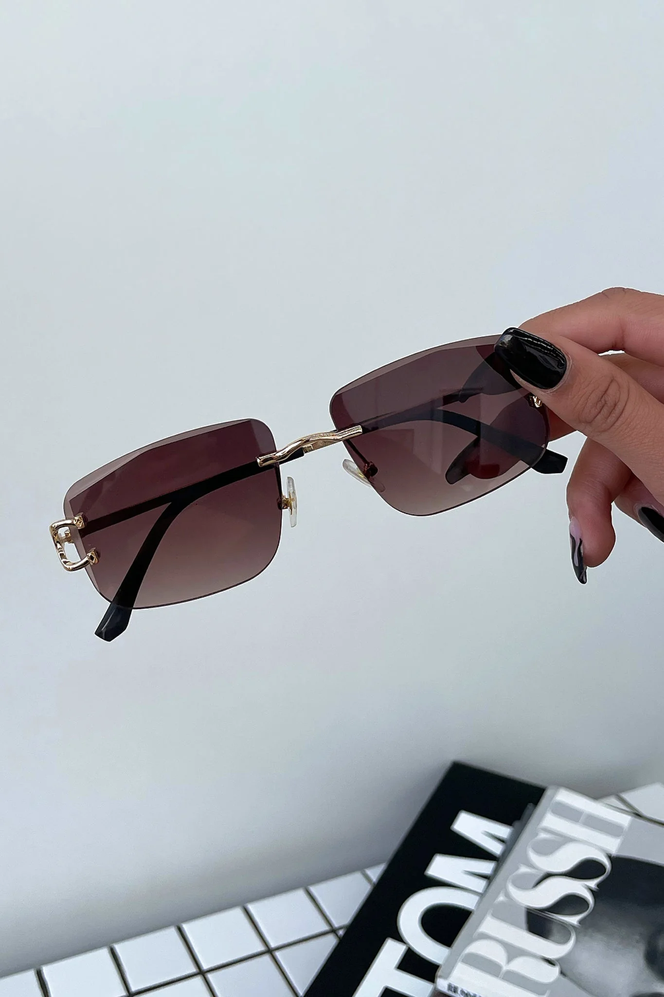 Essex Sunglasses - Brown Gradient - XNAUWBI