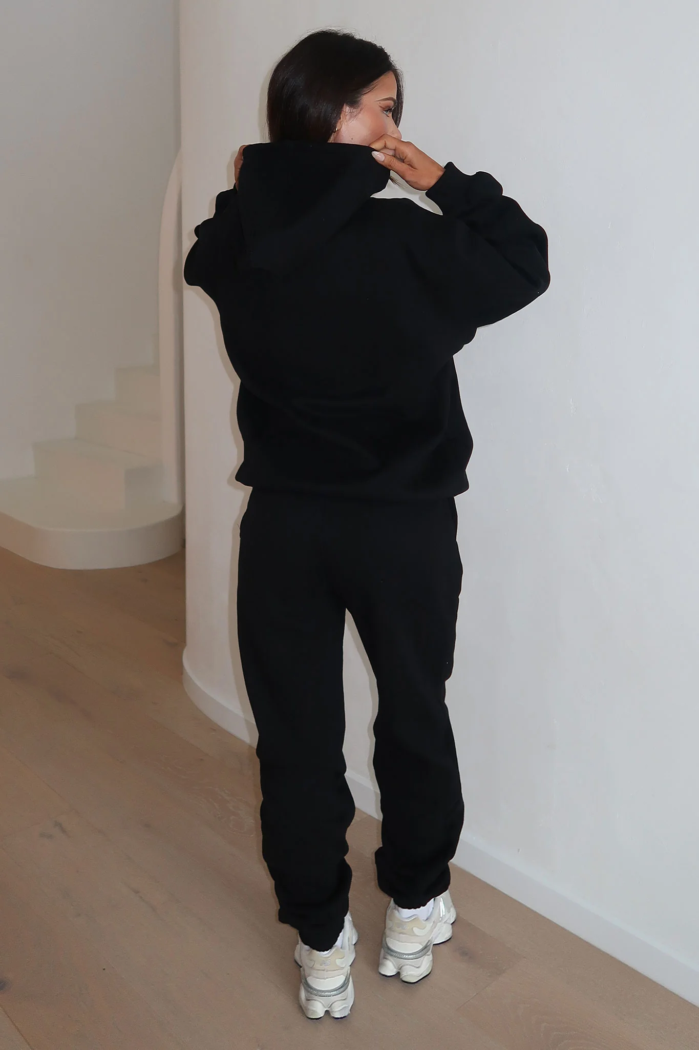 Series 10 Hoodie - Black - XNAUWBI