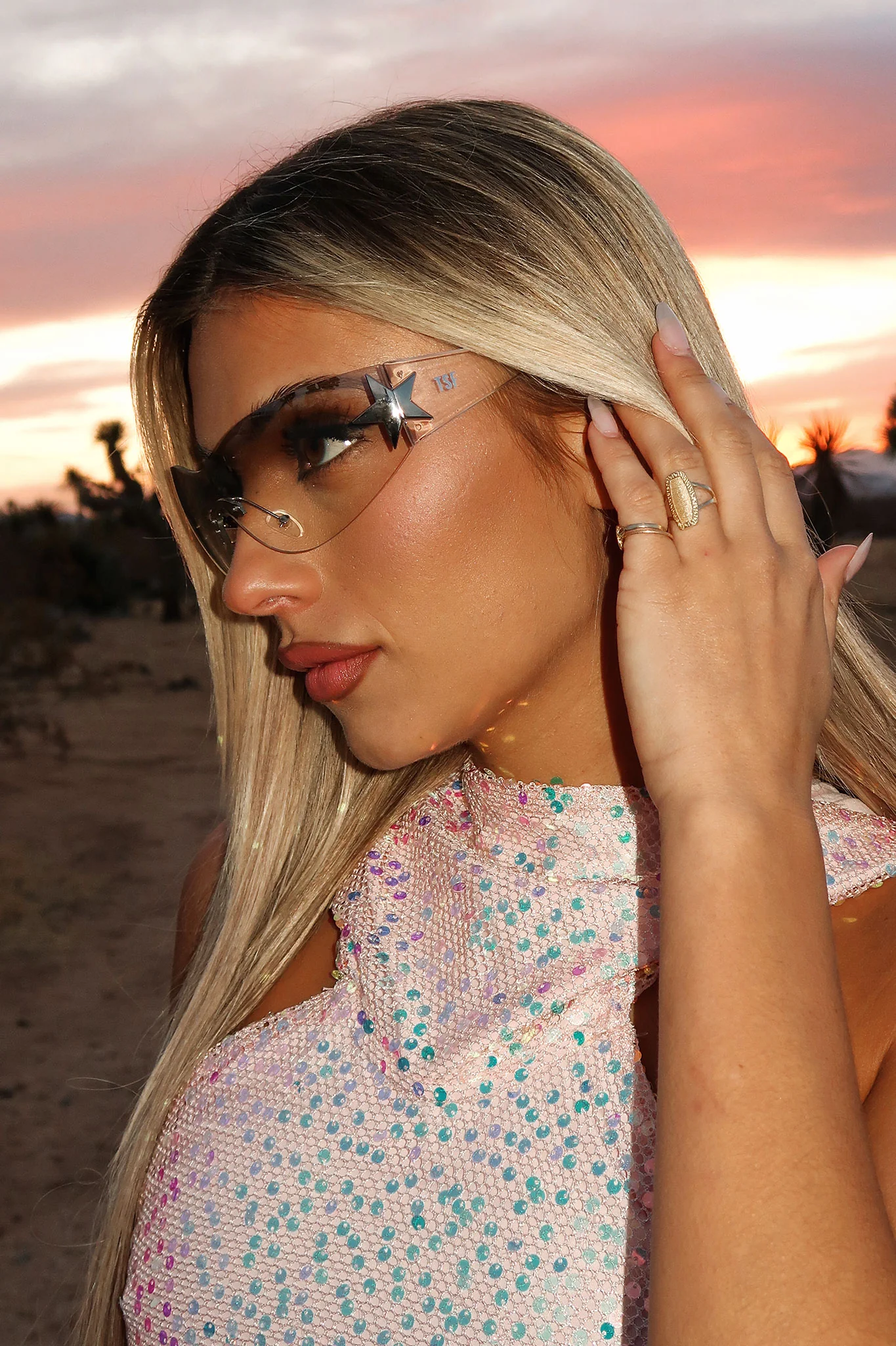 Lasso Sunglasses - Transparent/Grey - XNAUWBI