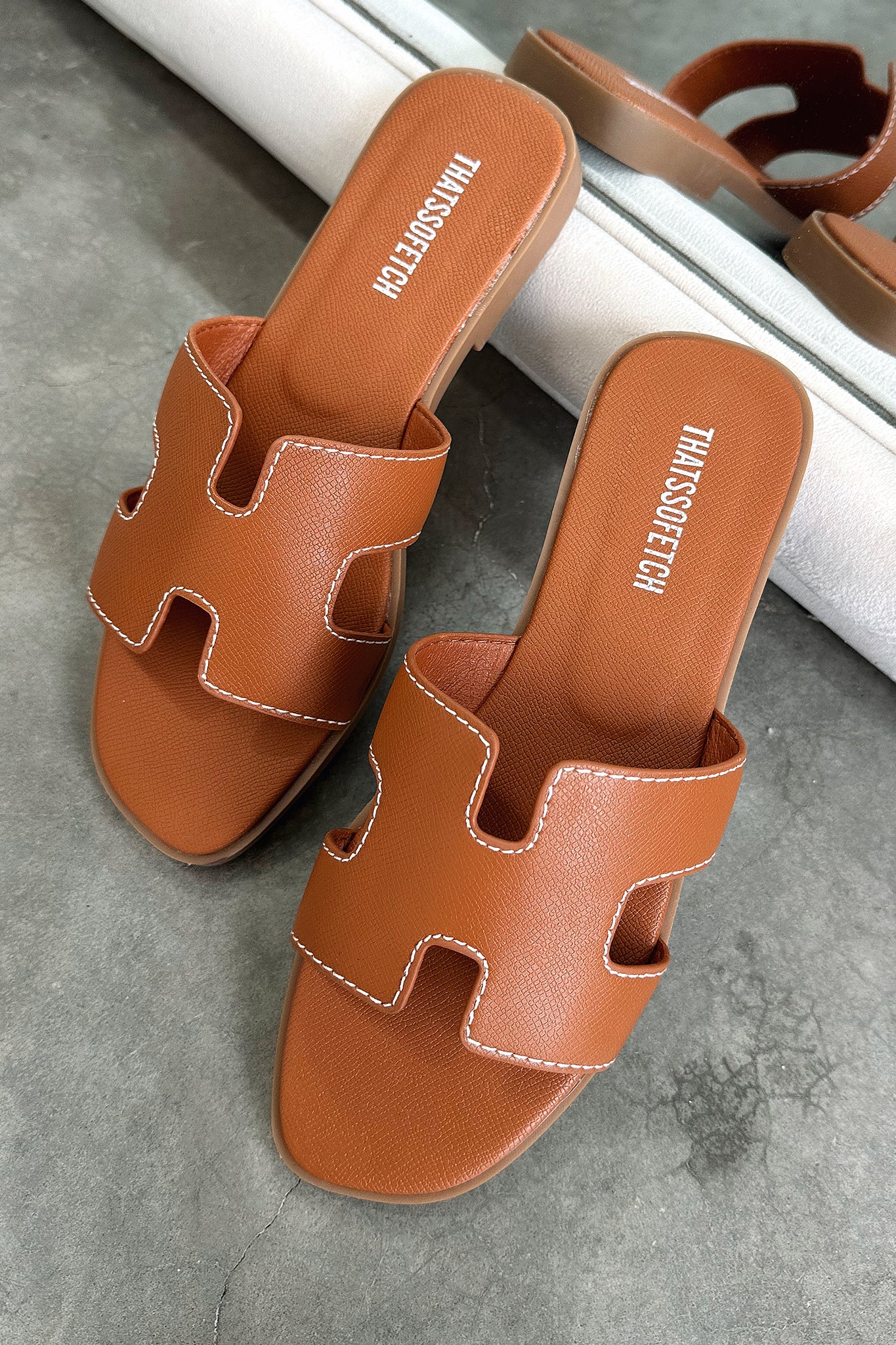 Valia Slides - Tan - XNAUWBI