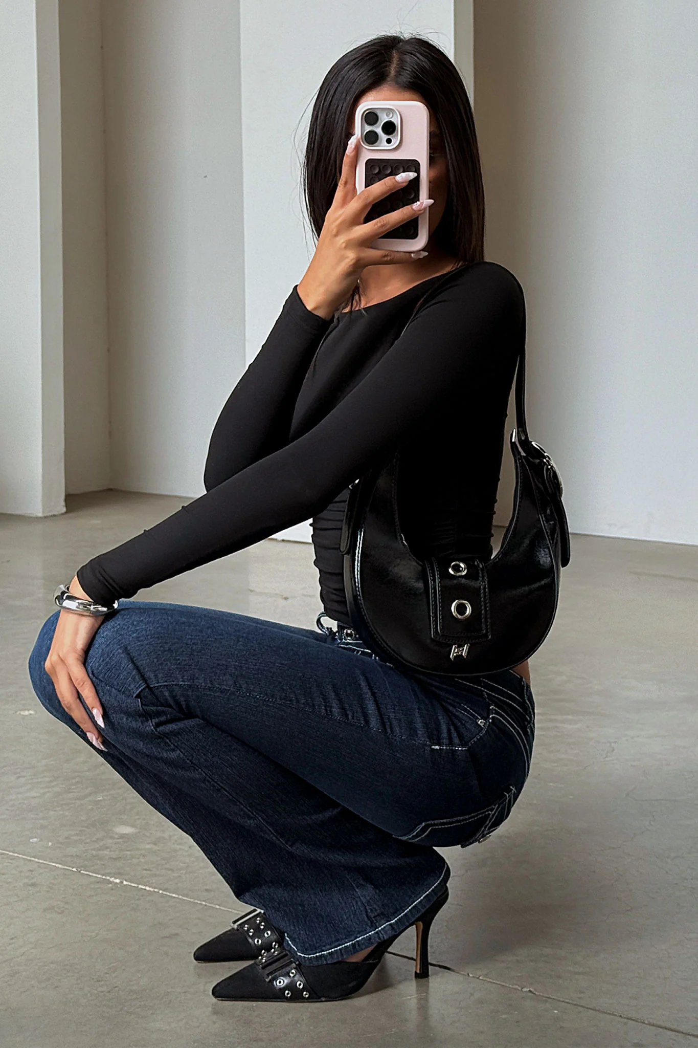 Blaze Shoulder Bag - Black - XNAUWBI