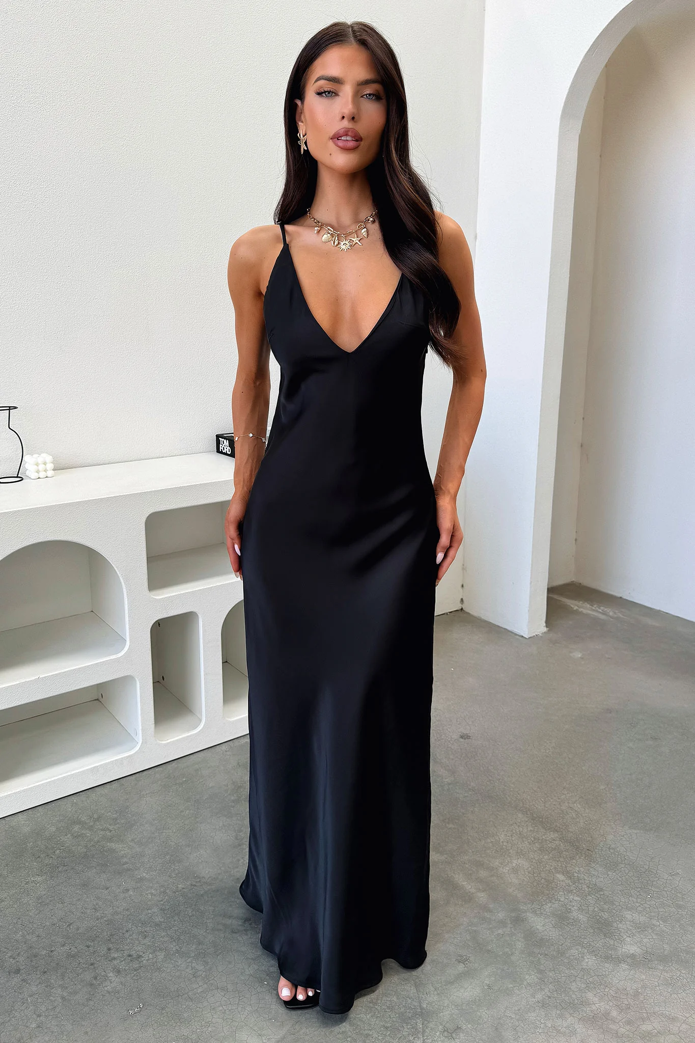 Delilah V-Neck Satin Maxi Dress - Black - XNAUWBI