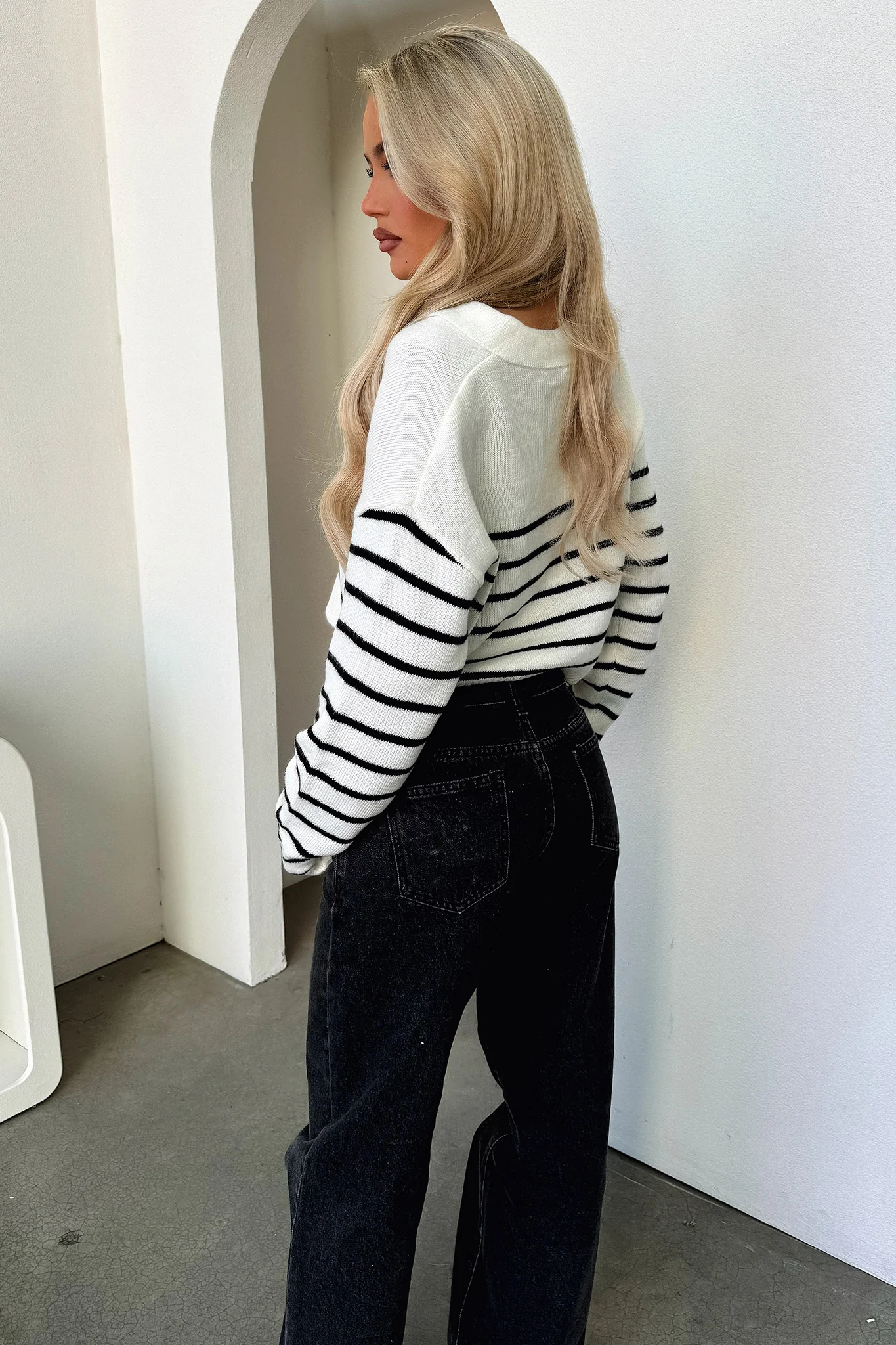 Tinsley Cropped Knit - Black & White Striped - XNAUWBI