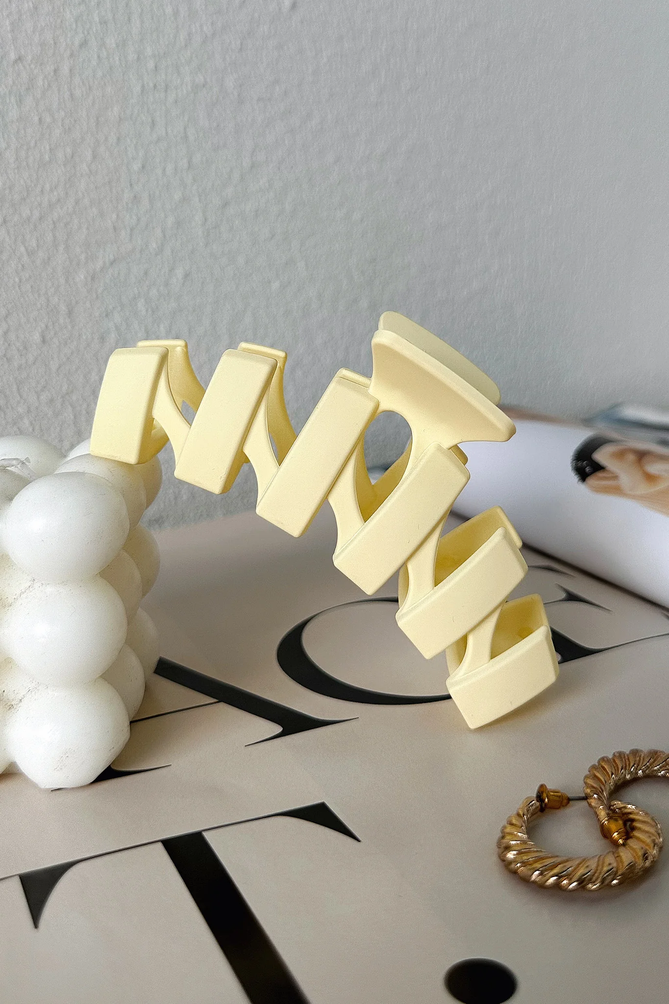 Issy Claw Clip - Yellow - XNAUWBI