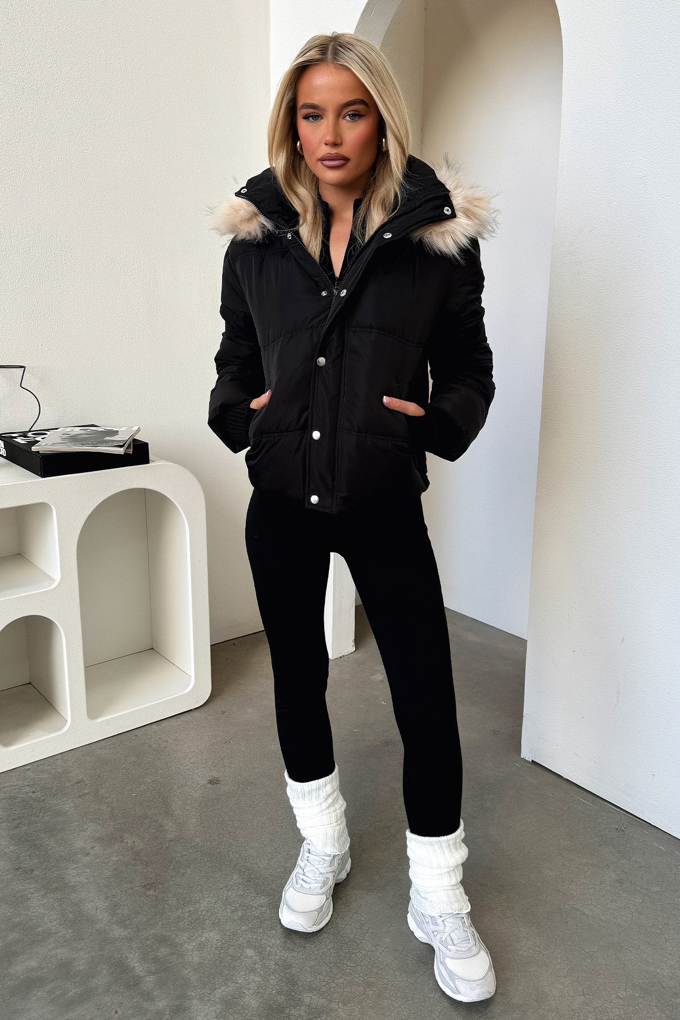 Coleman Puffer Jacket - Black - XNAUWBI