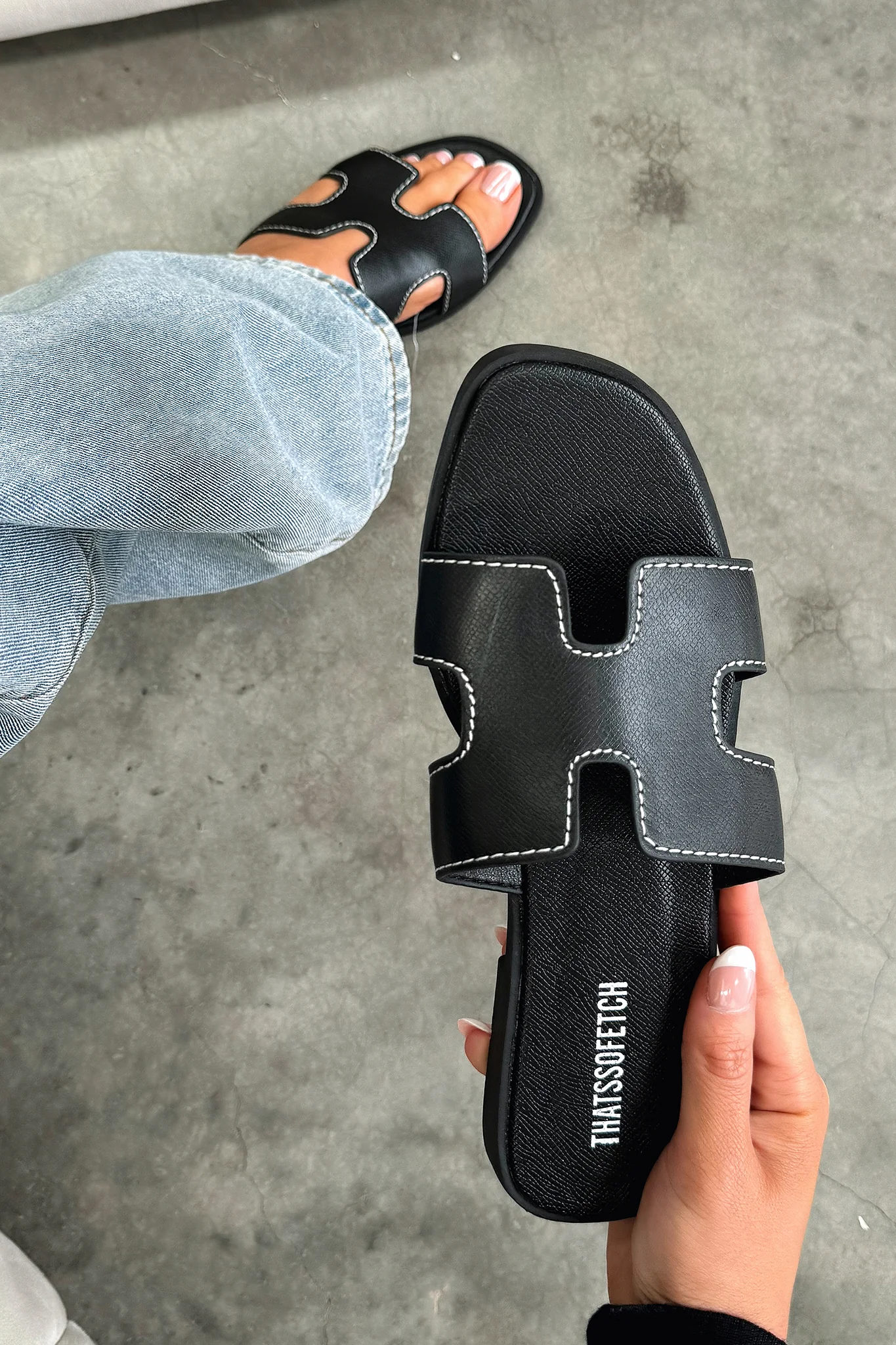 Valia Slides - Black - XNAUWBI