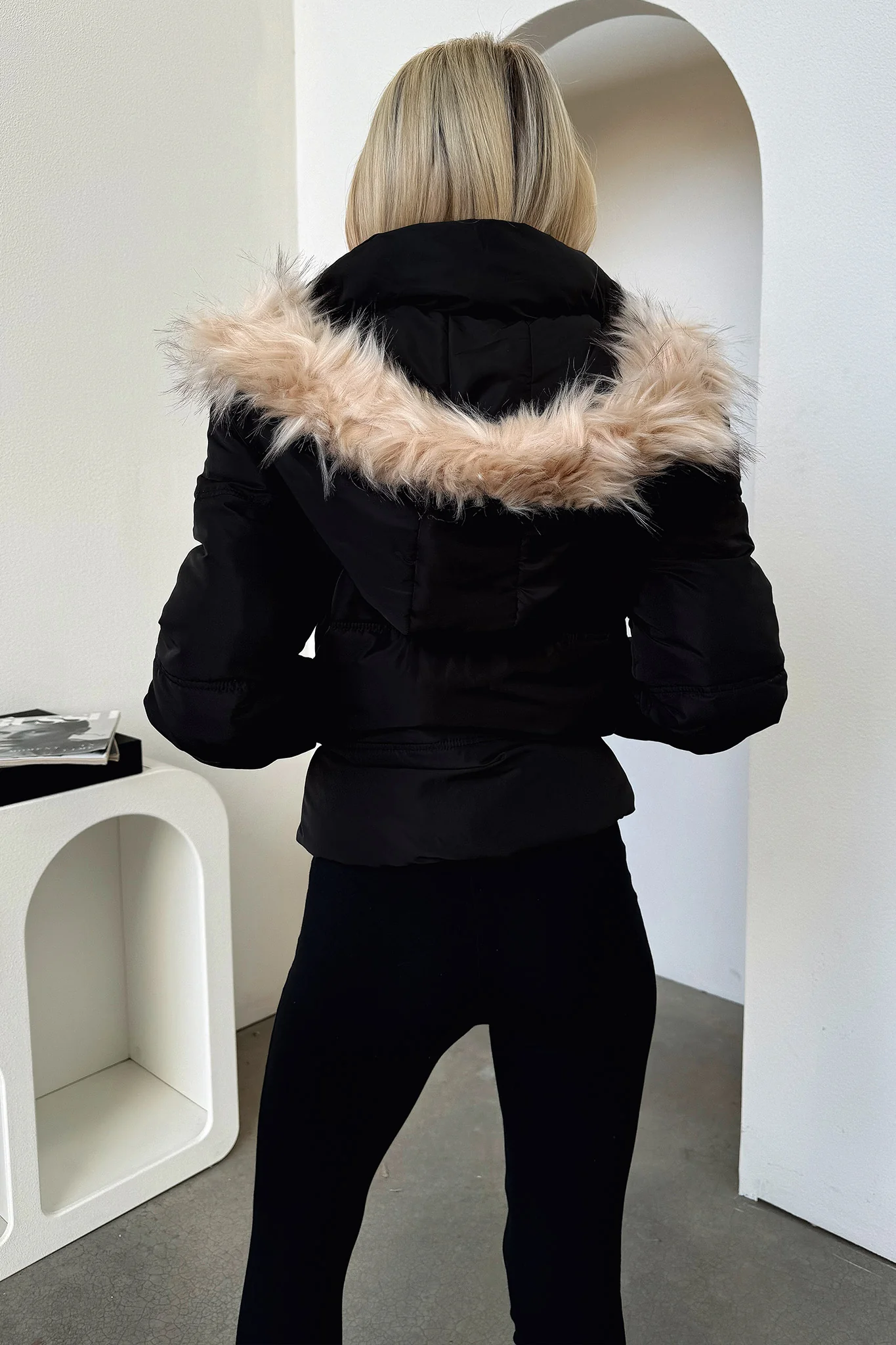 Coleman Puffer Jacket - Black - XNAUWBI