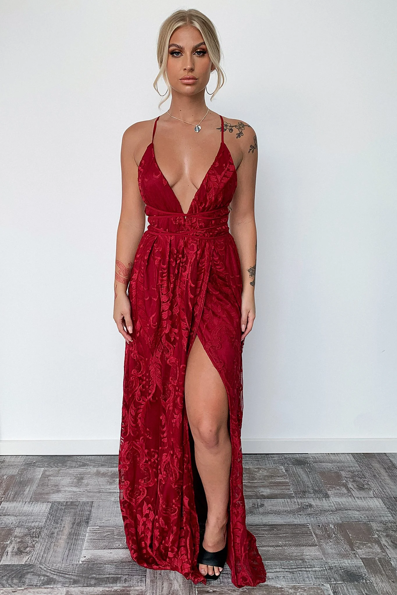 Scarlett Halter Maxi Dress - Burgundy - XNAUWBI