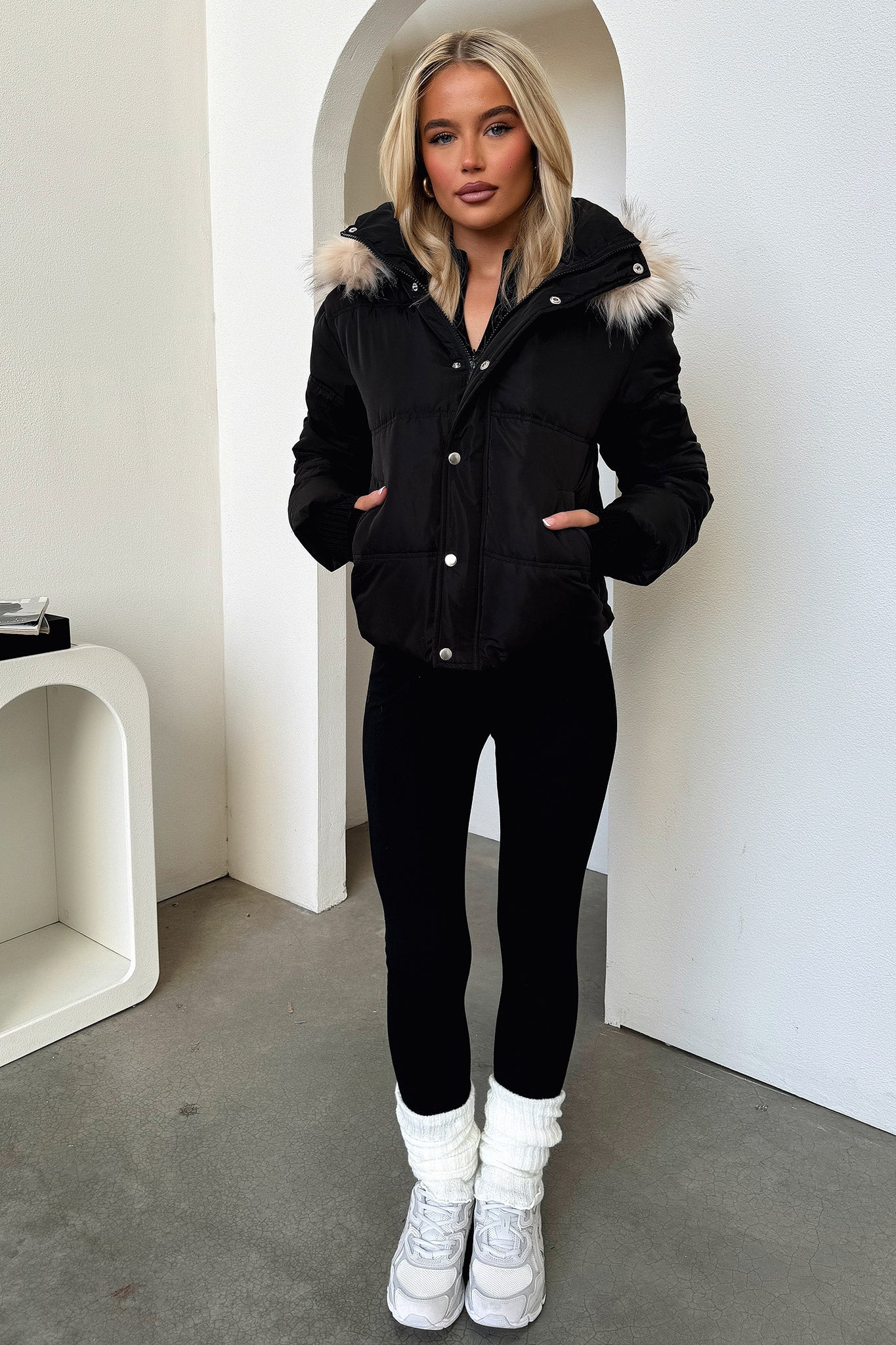 Coleman Puffer Jacket - Black - XNAUWBI