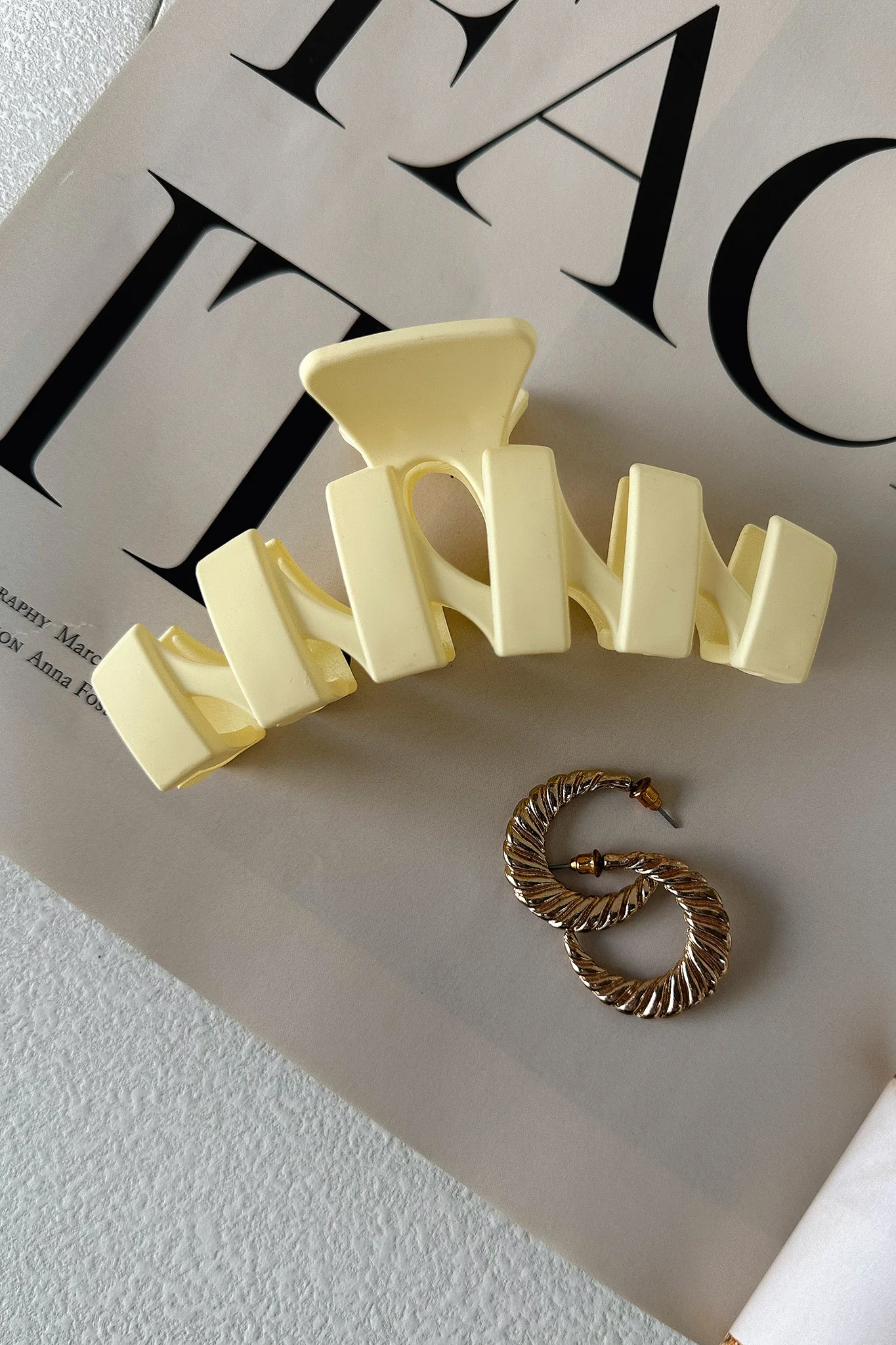 Issy Claw Clip - Yellow - XNAUWBI