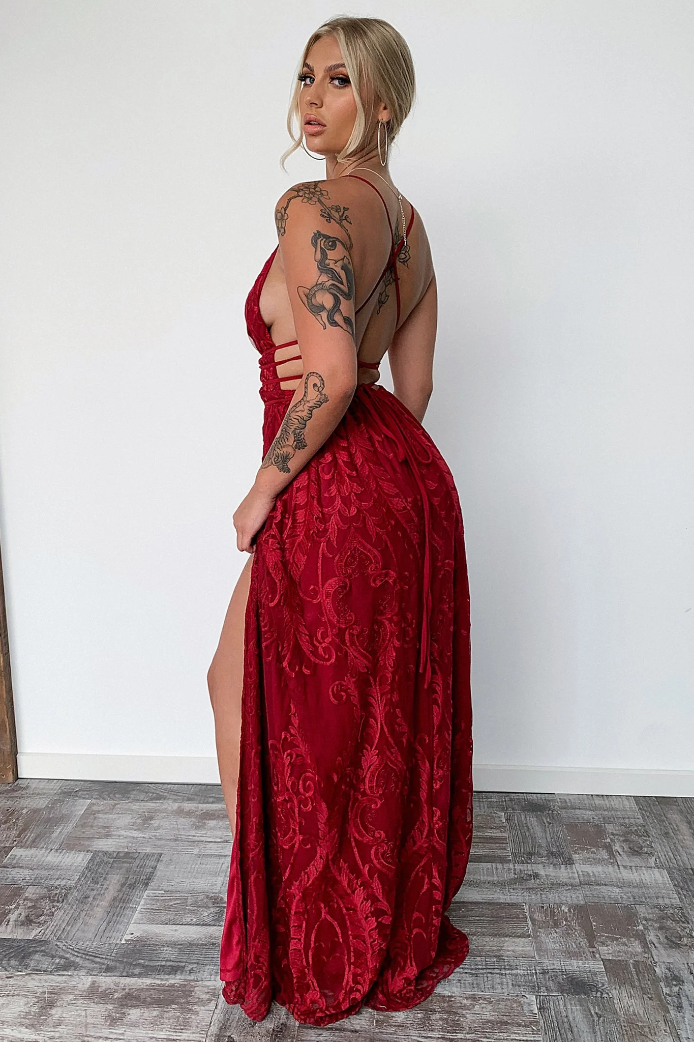 Scarlett Halter Maxi Dress - Burgundy - XNAUWBI