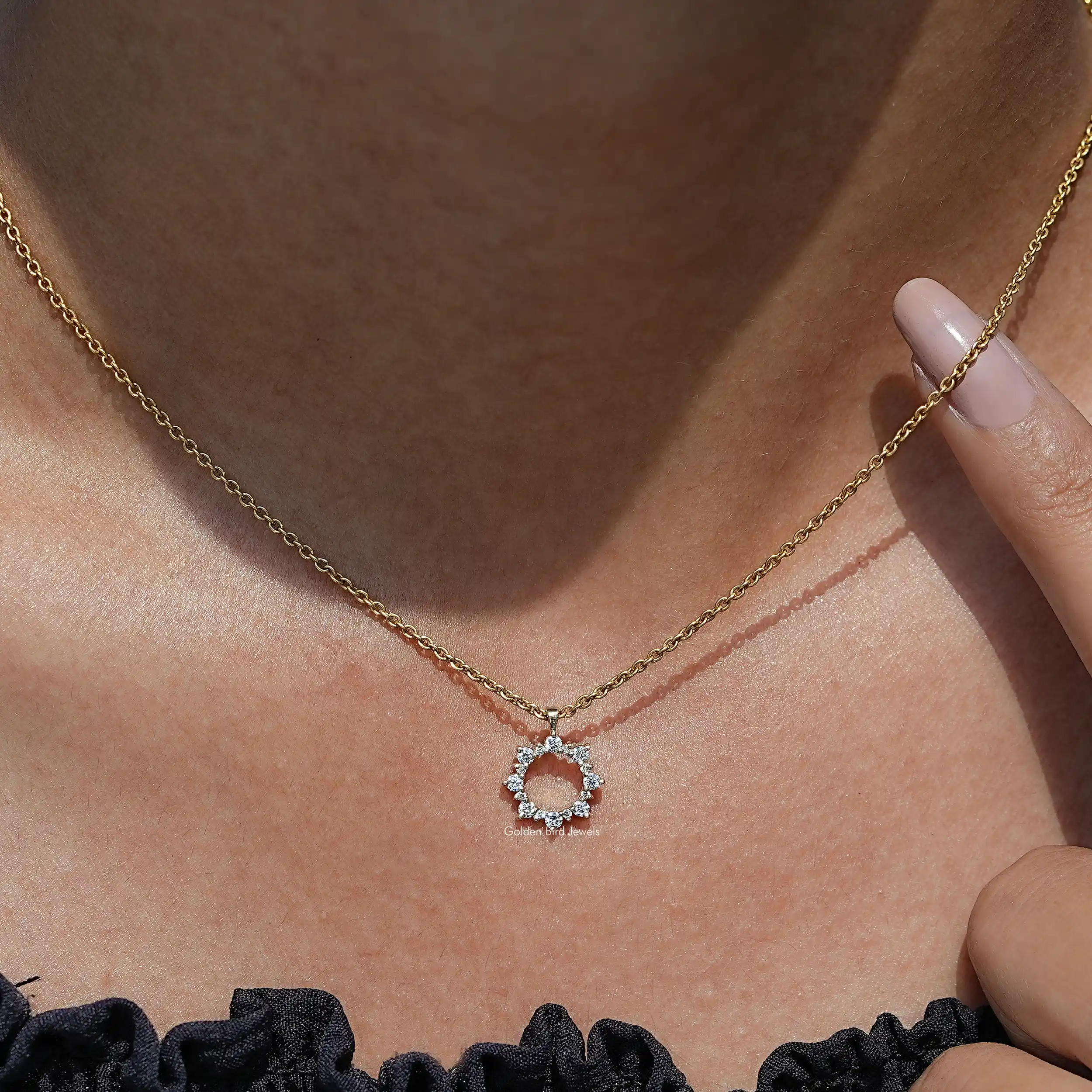 Round Shaped Diamond Open Circle Pendant - XBQDD