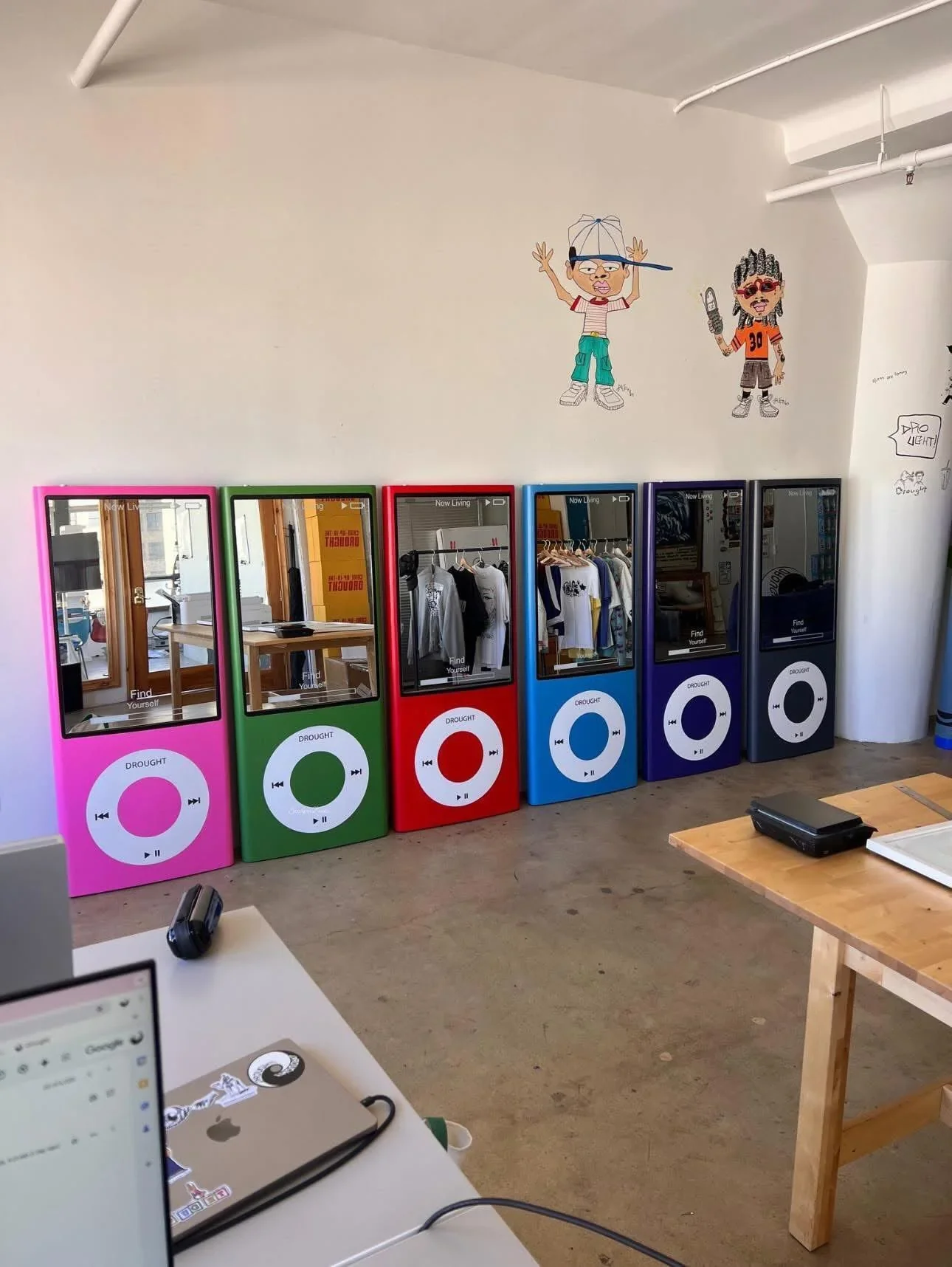 iPod Wall Mirror - XBQDD