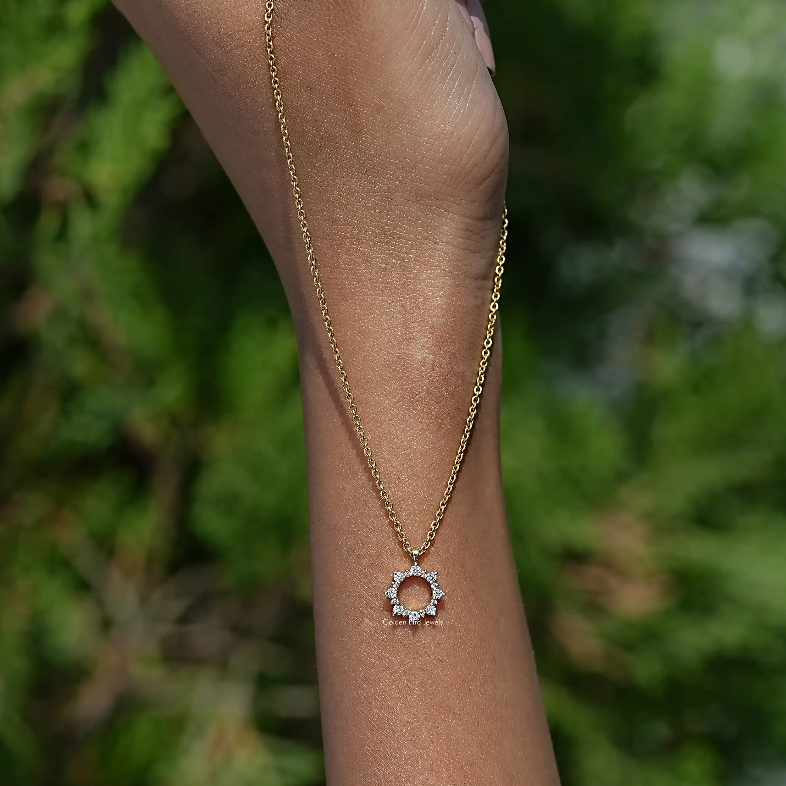 Round Shaped Diamond Open Circle Pendant - XBQDD