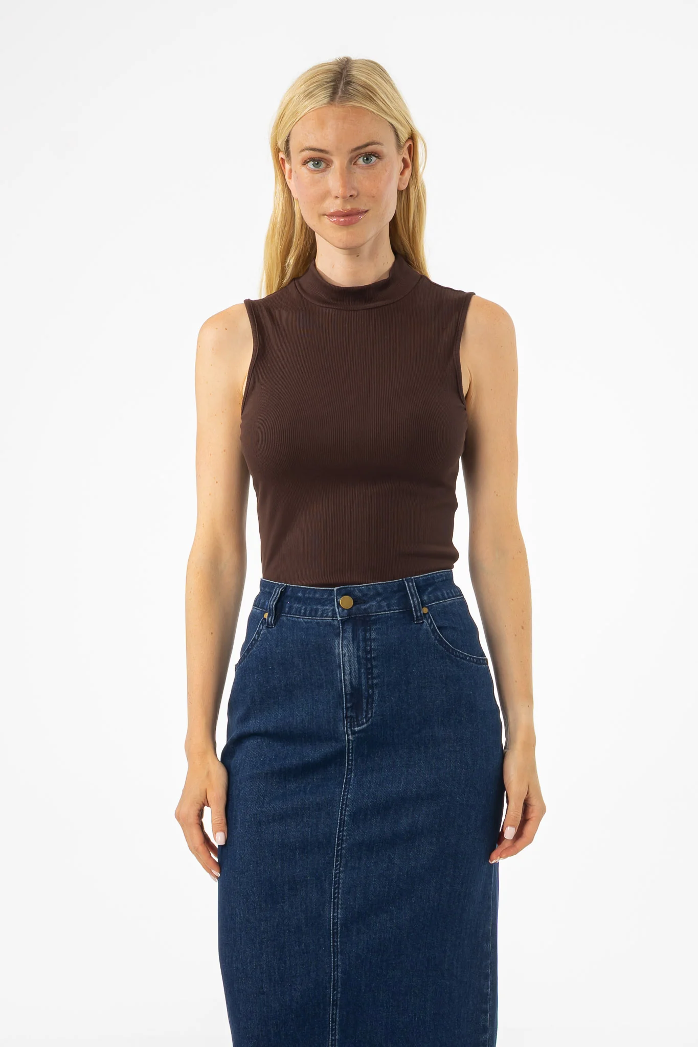 Brown Ribbed Sleeveless Mock Neck Top - KJDHW