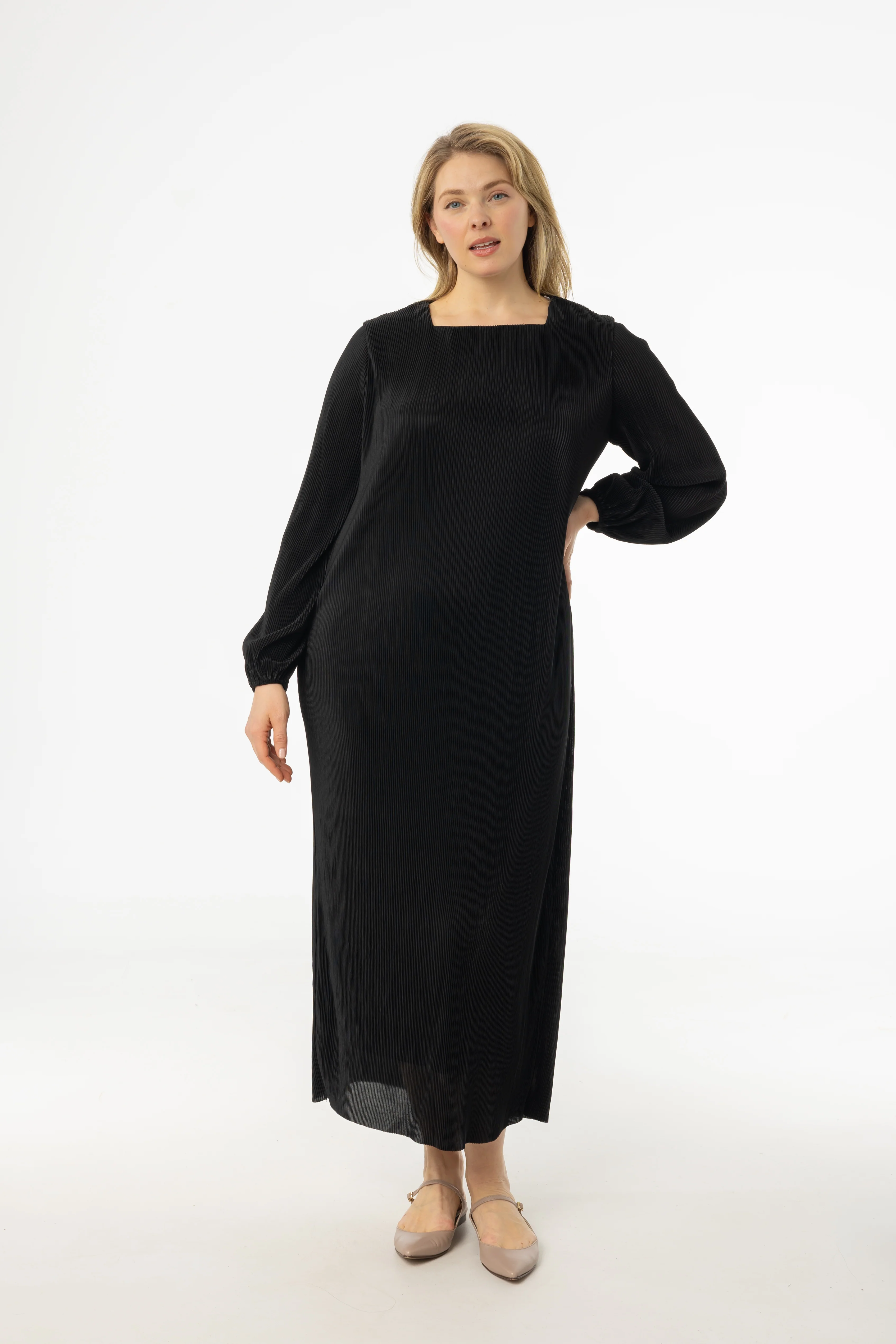 Black Square Neck Accordion Pleat Maxi Dress - KJDHW