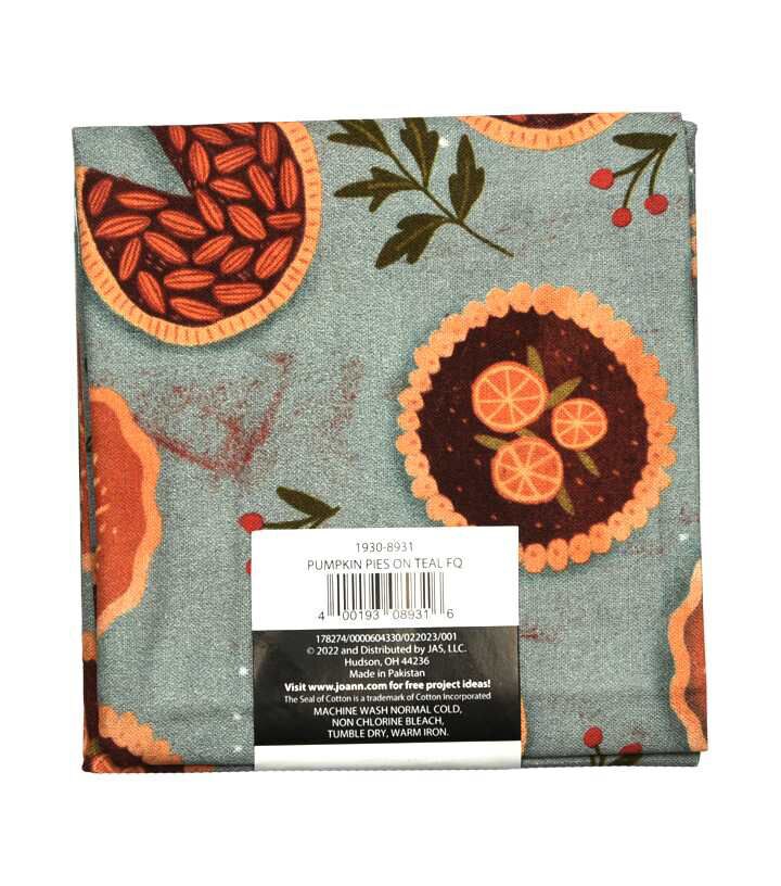 18 x 21 Pumpkin Pies On Teal Cotton Fabric Quarter 1pc