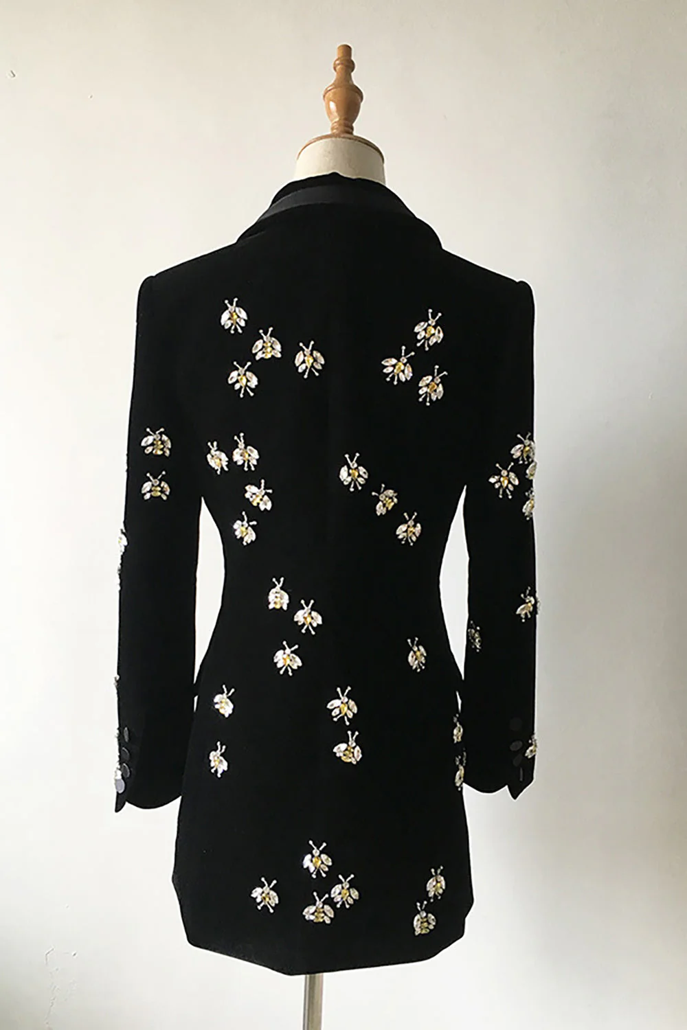 Sparkly Black Velvet Beaded Bees Women Blazer - VNBITS