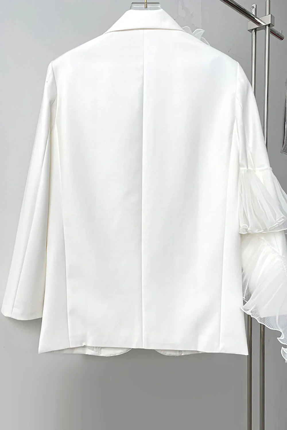 White Notched Lapel Two Buttons Women Party Blazer with Flower - VNBITS