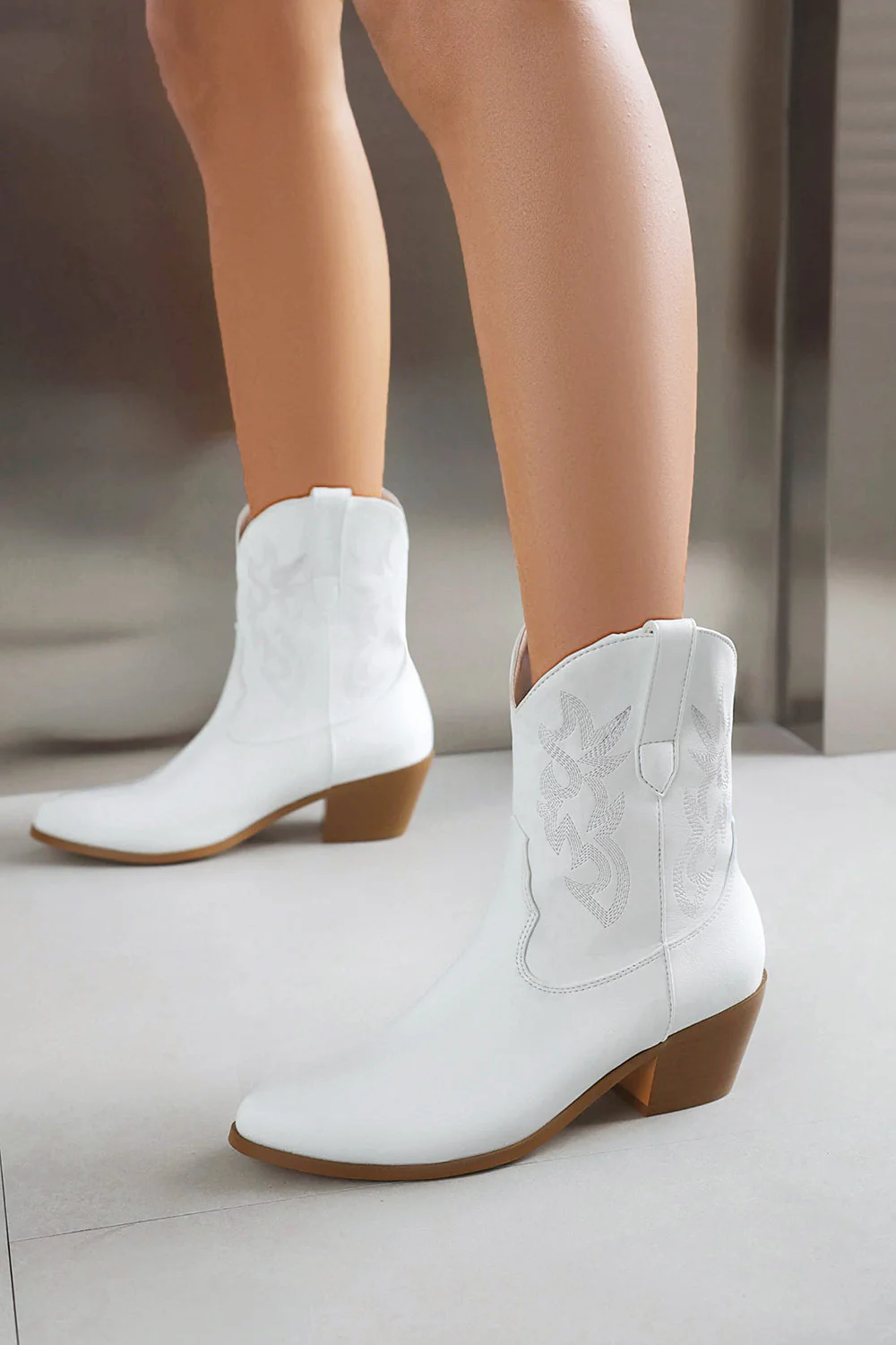 Golden Low Chunky Heel Western Cowgirl Boots - JUORTHO