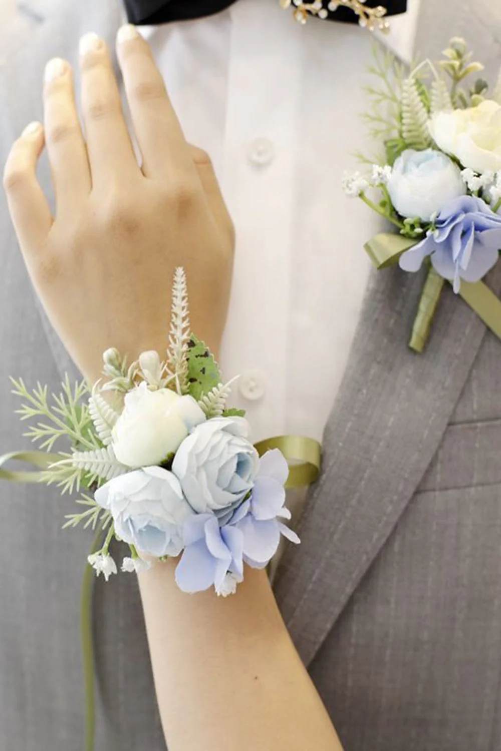 Elegant Blush Prom Wrist Corsage For Wedding Party - JUORTHO