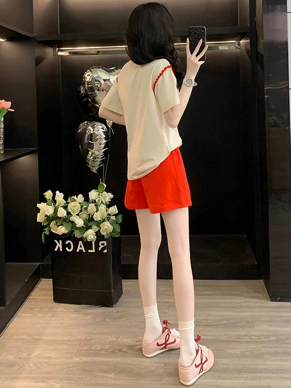 Fashionable and age-reducing casual sports suit for women 2025 summer lively and cute short-sleeved T-shirt red shorts two-piece suit - EHAORUI