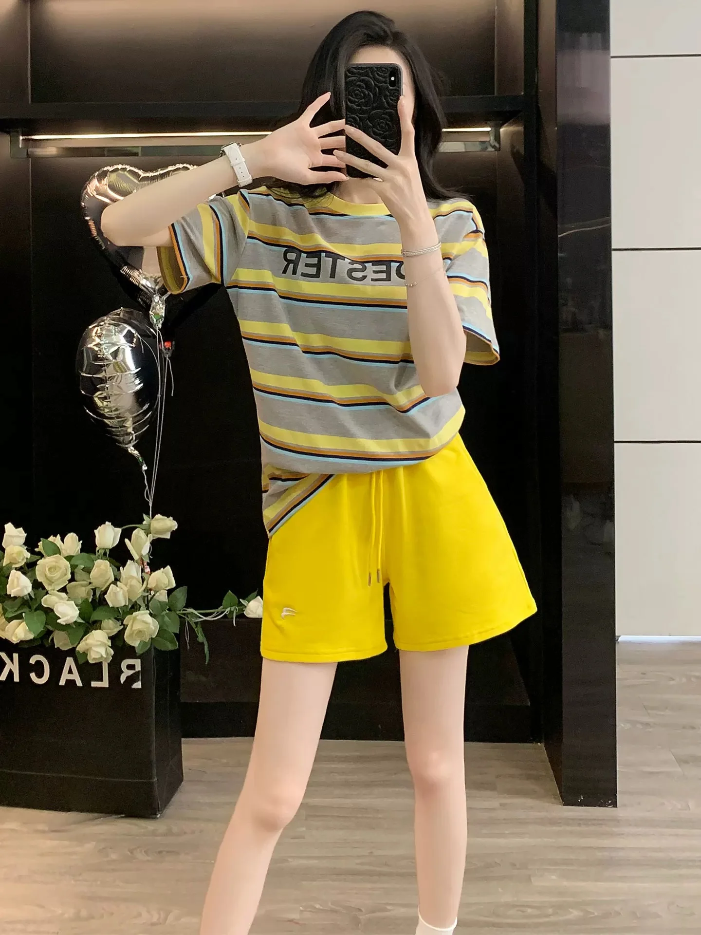 Western-style fashion striped short-sleeved suit for women summer 2025 casual sports shorts two-piece suit loose trendy age-reducing and slimming - EHAORUI