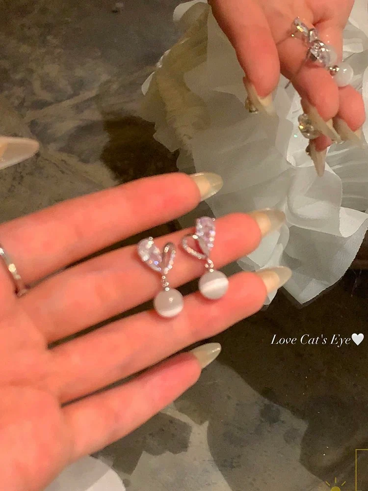 Cat's eye stone heart earrings light luxury niche earrings design high-end earrings for women without ear holes mosquito coil ear clips - EHAORUI