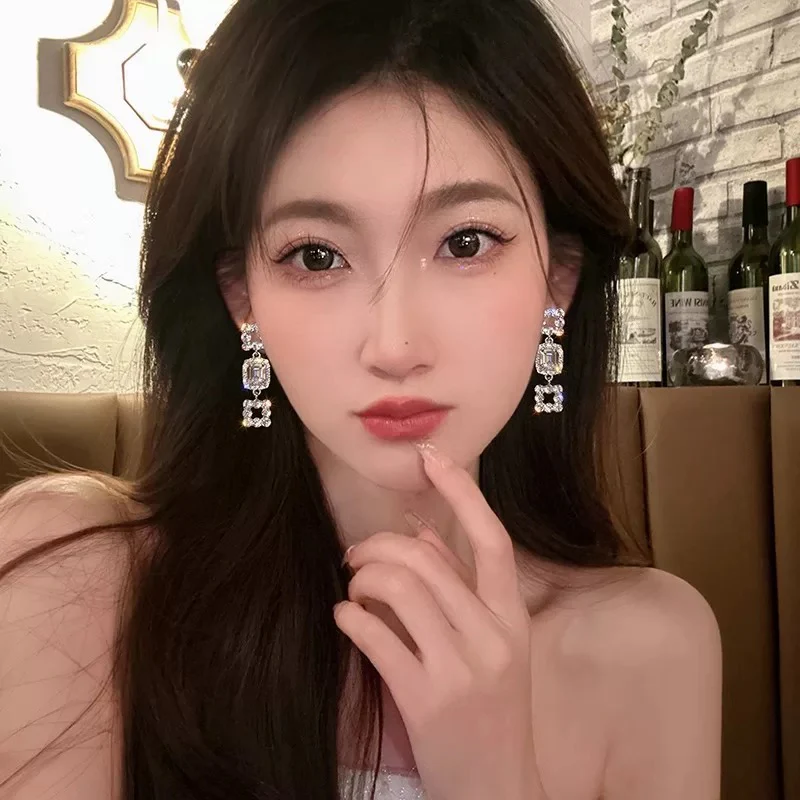 Rich lady! Flash Diamond Square 925 Silver Needle Earrings Unique Niche Design Earrings Women's High-end Earrings - EHAORUI