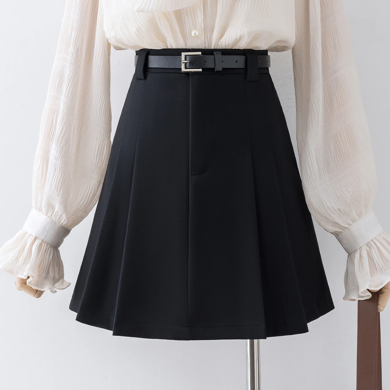Black skirt autumn and winter small man 2022 new pleated skirt high waist a-line bag hip skirt female spring and autumn skirt - EHAORUI