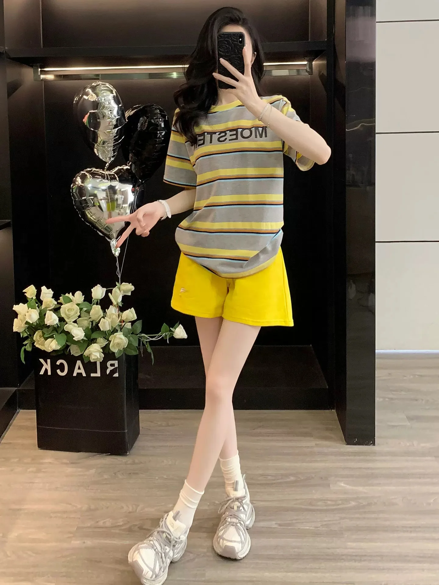 Western-style fashion striped short-sleeved suit for women summer 2025 casual sports shorts two-piece suit loose trendy age-reducing and slimming - EHAORUI