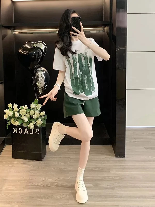 Lazy and relaxed casual sports suit for women 2025 summer loose and slim short-sleeved T-shirt green shorts two-piece suit - EHAORUI