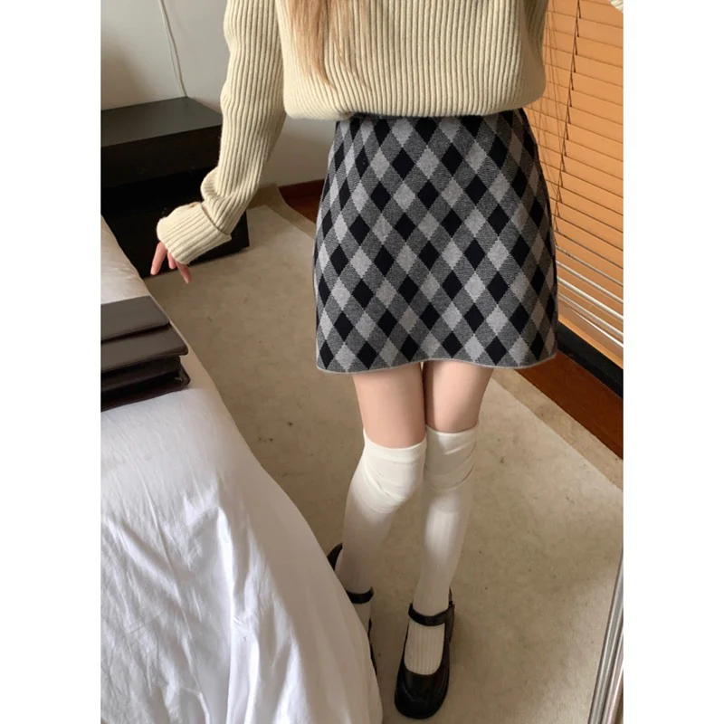 College style rhombic knitted skirt women's autumn and winter 2022 new high waist and thin outer wear pure desire package hip short skirt - EHAORUI