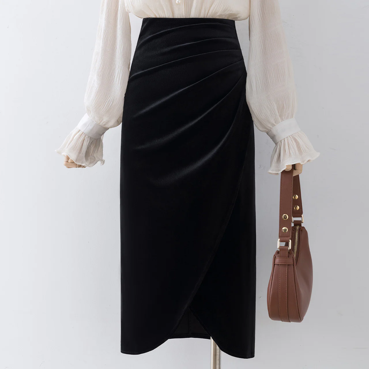 Black high-waisted velvet skirt women's autumn and winter 2022 new bag hip mid-length a-line skirt gold velvet bag skirt - EHAORUI