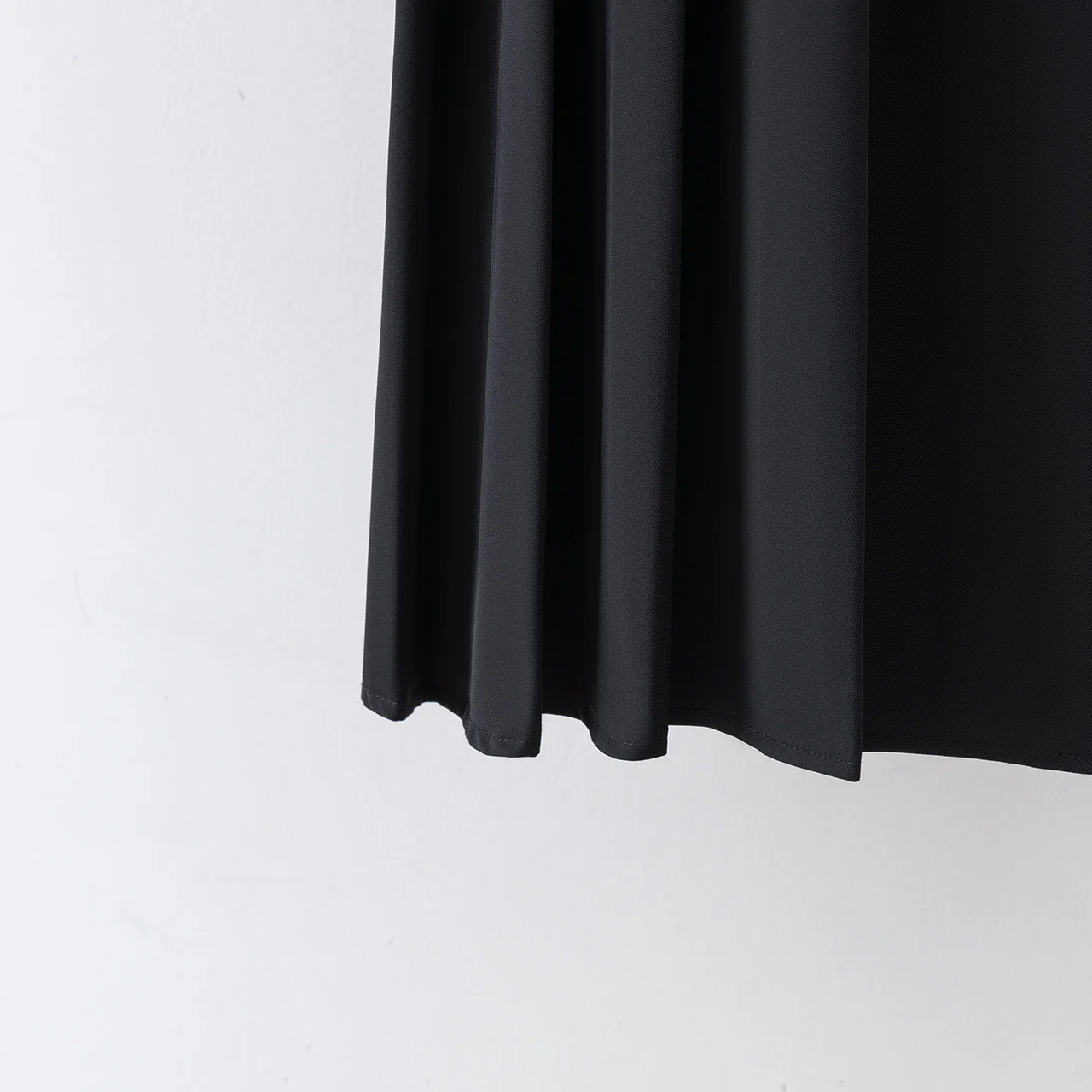 Black pleated skirt 2022 new high waist mid-length a-line skirt women's summer small skirt autumn dress - EHAORUI