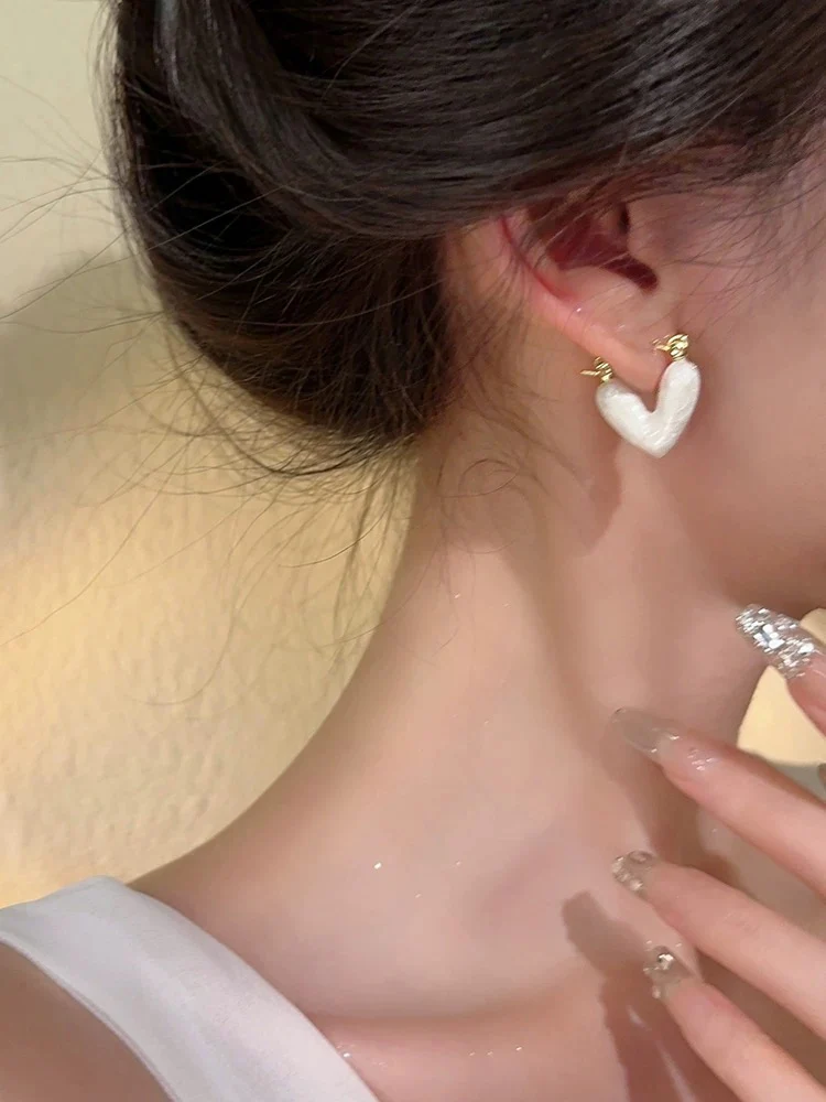 Light luxury and high-end white glaze love earrings for women, small and exquisite fashionable earrings 2023 new trendy earrings - EHAORUI