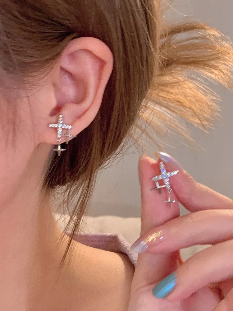 Exquisite and simple four-pointed star earrings for women, high-end diamond earrings without piercings, ear clips, versatile new earrings - EHAORUI