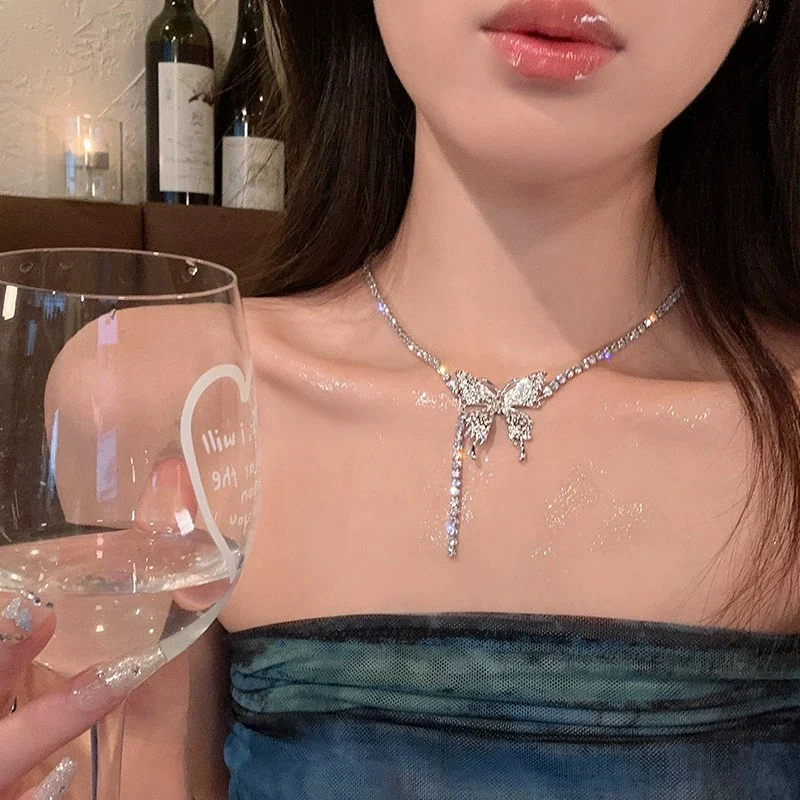 Flash Diamond Butterfly Necklace Women's Light Luxury Niche Design 2023 New Hot Style Trendy High-end Clavicle Chain Necklace Autumn - EHAORUI
