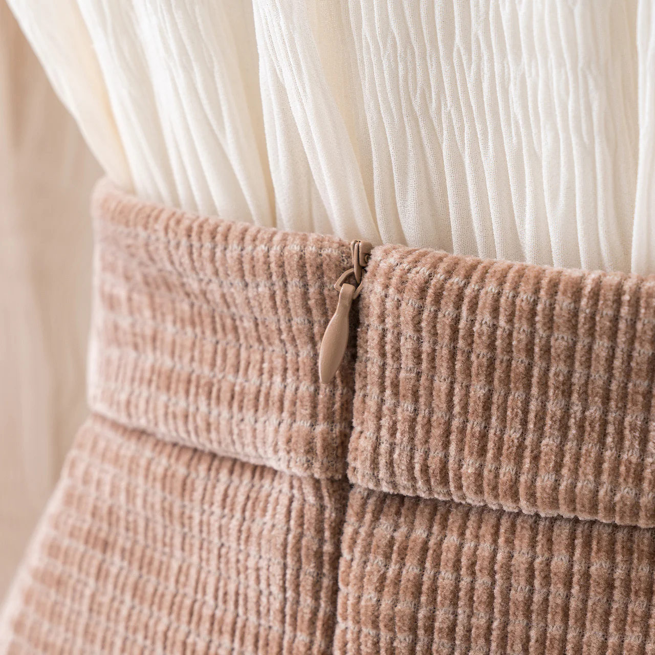 Khaki mermaid skirt female autumn and winter 2022 new high waist bag hip skirt mid-length corduroy skirt professional - EHAORUI