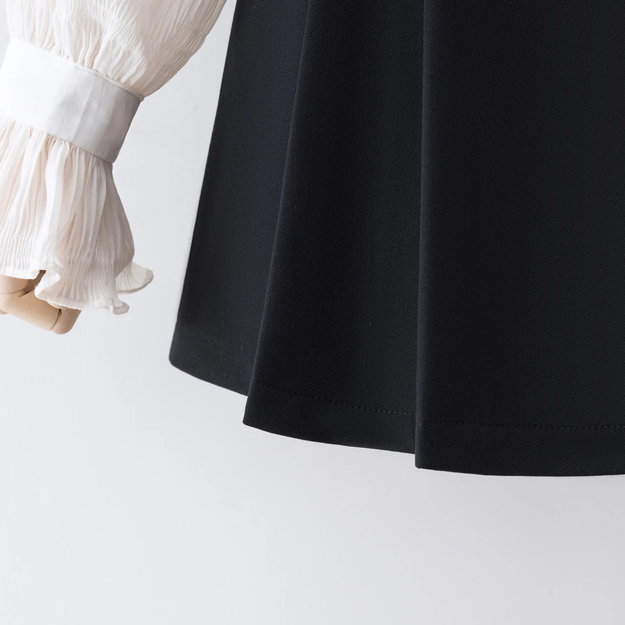 Black skirt autumn and winter small man 2022 new pleated skirt high waist a-line bag hip skirt female spring and autumn skirt - EHAORUI